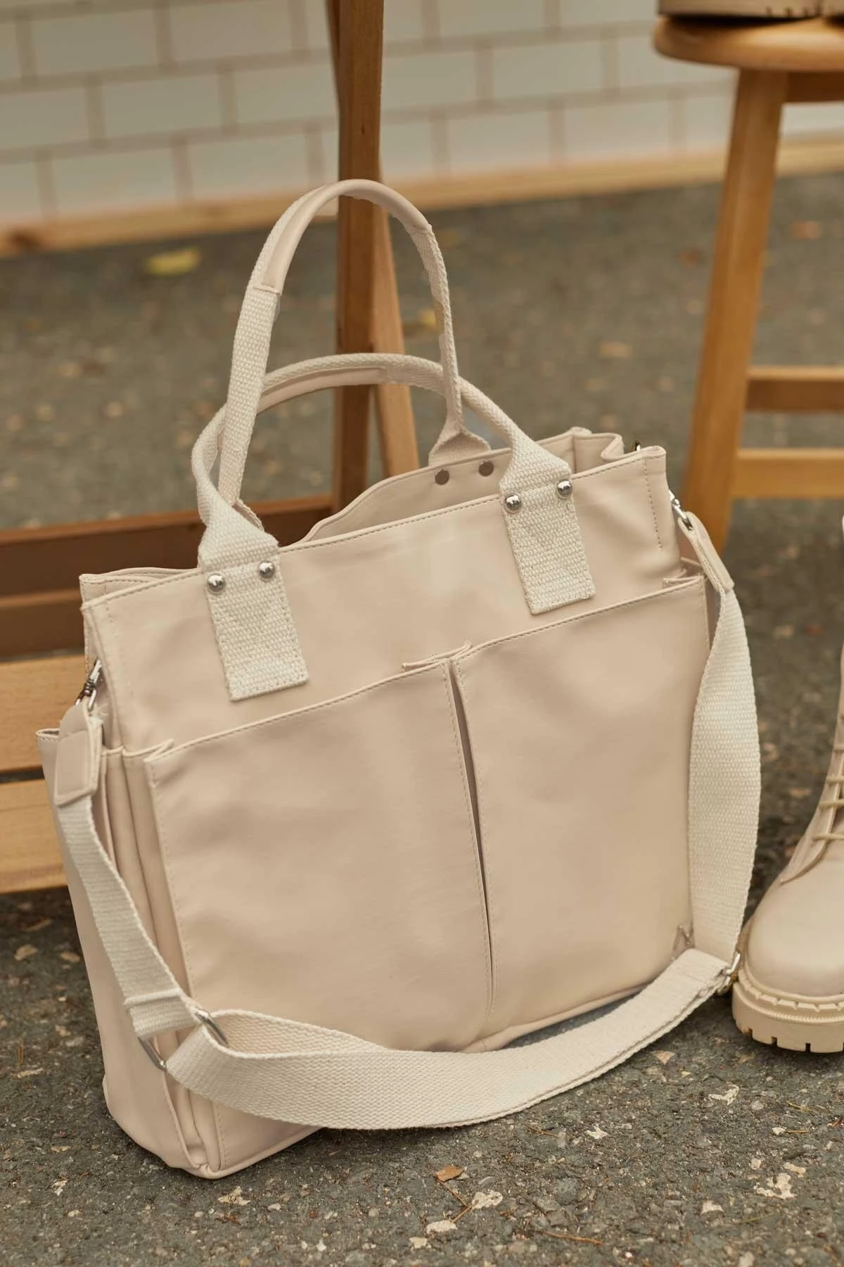 LEATHER EVERYDAY BAG BEIGE LEATHER EVERYDAY BAG BEIGE