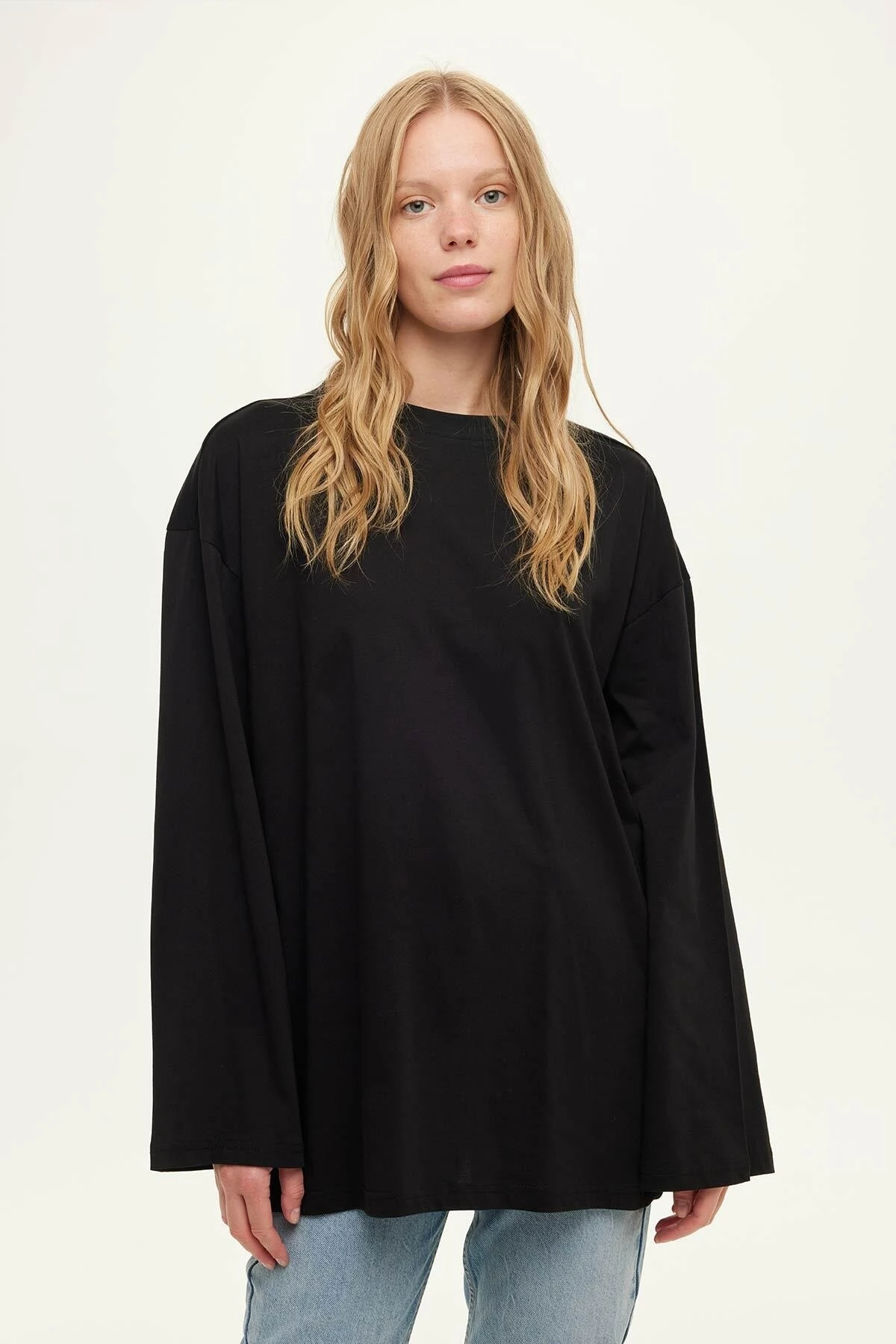 WIDE SLEEVE OVERSIZED TSHIRT BLACK WIDE SLEEVE OVERSIZED TSHIRT BLACK