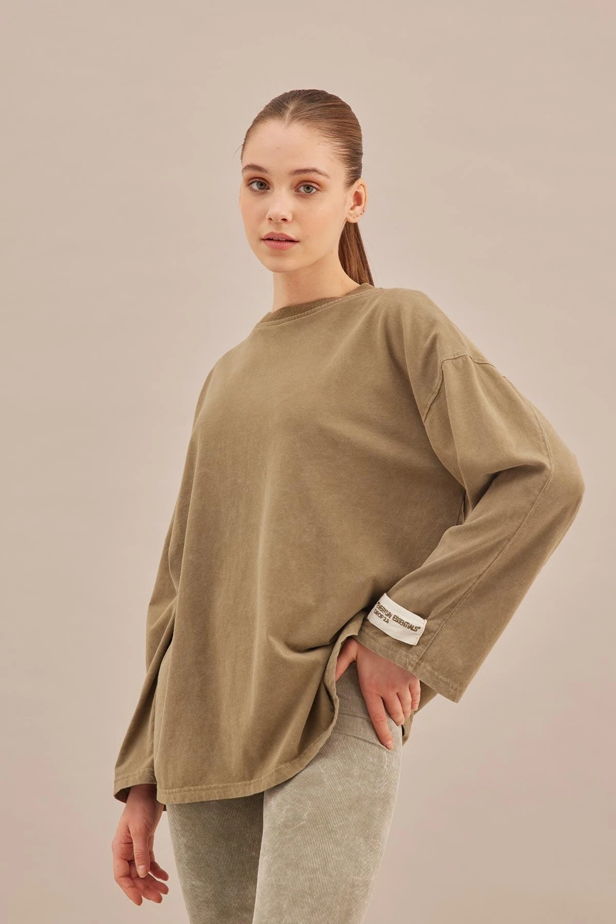 PALE EFFECT OVERSIZED SWEATSHIRT KHAKI PALE EFFECT OVERSIZED SWEATSHIRT KHAKI