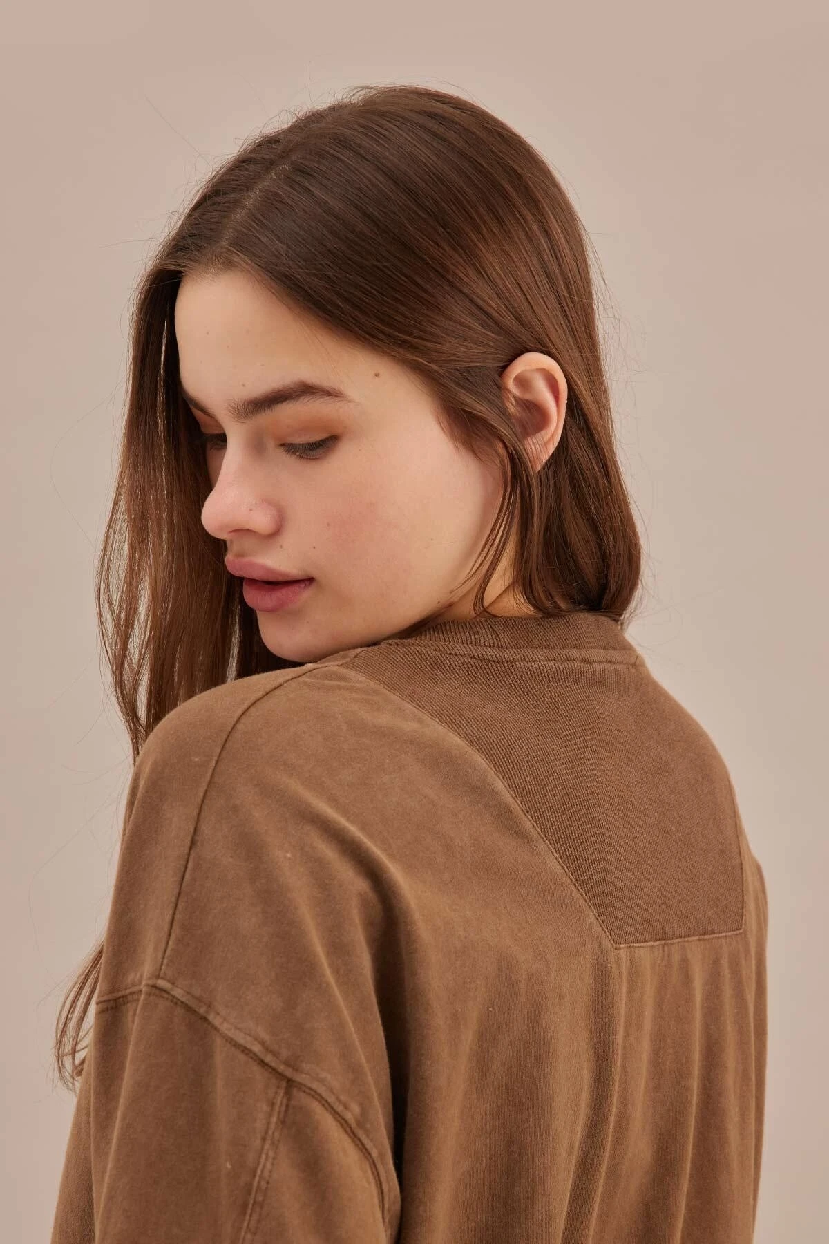 PALE EFFECT OVERSIZED SWEATSHIRT BROWN PALE EFFECT OVERSIZED SWEATSHIRT BROWN