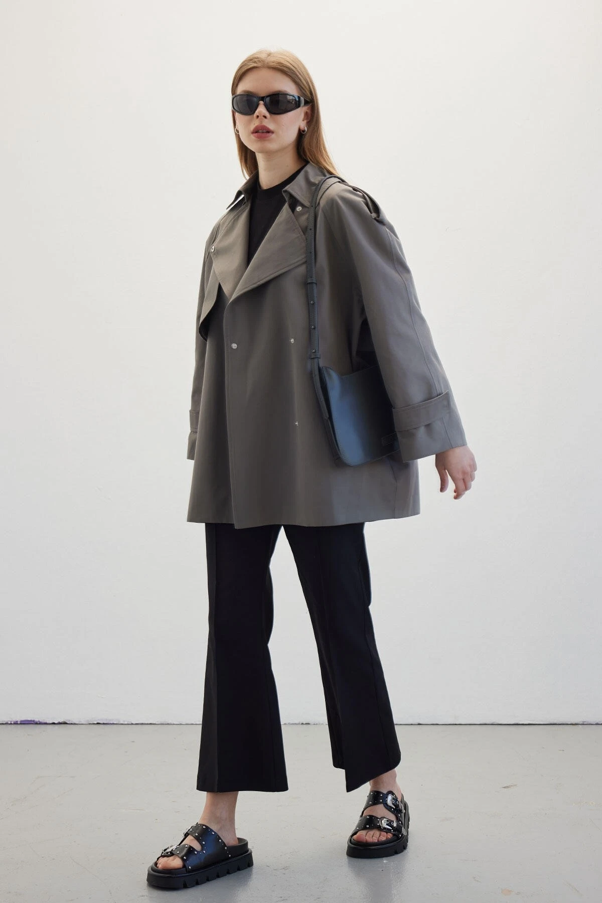 OVERSIZE KISA TRENÇKOT GRİ OVERSIZE KISA TRENÇKOT GRİ