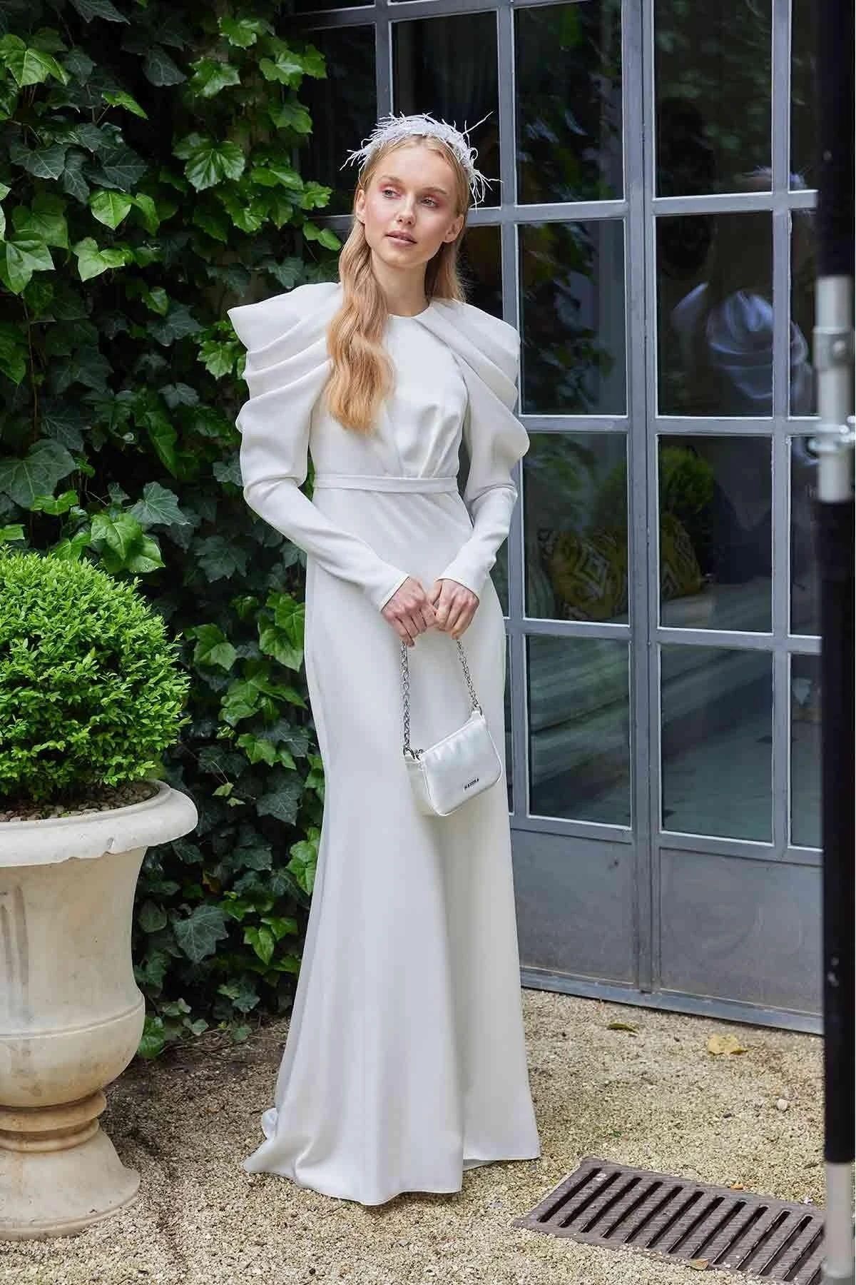 OMUZ DRAPE DETAYLI ABİYE ELBİSE EKRU