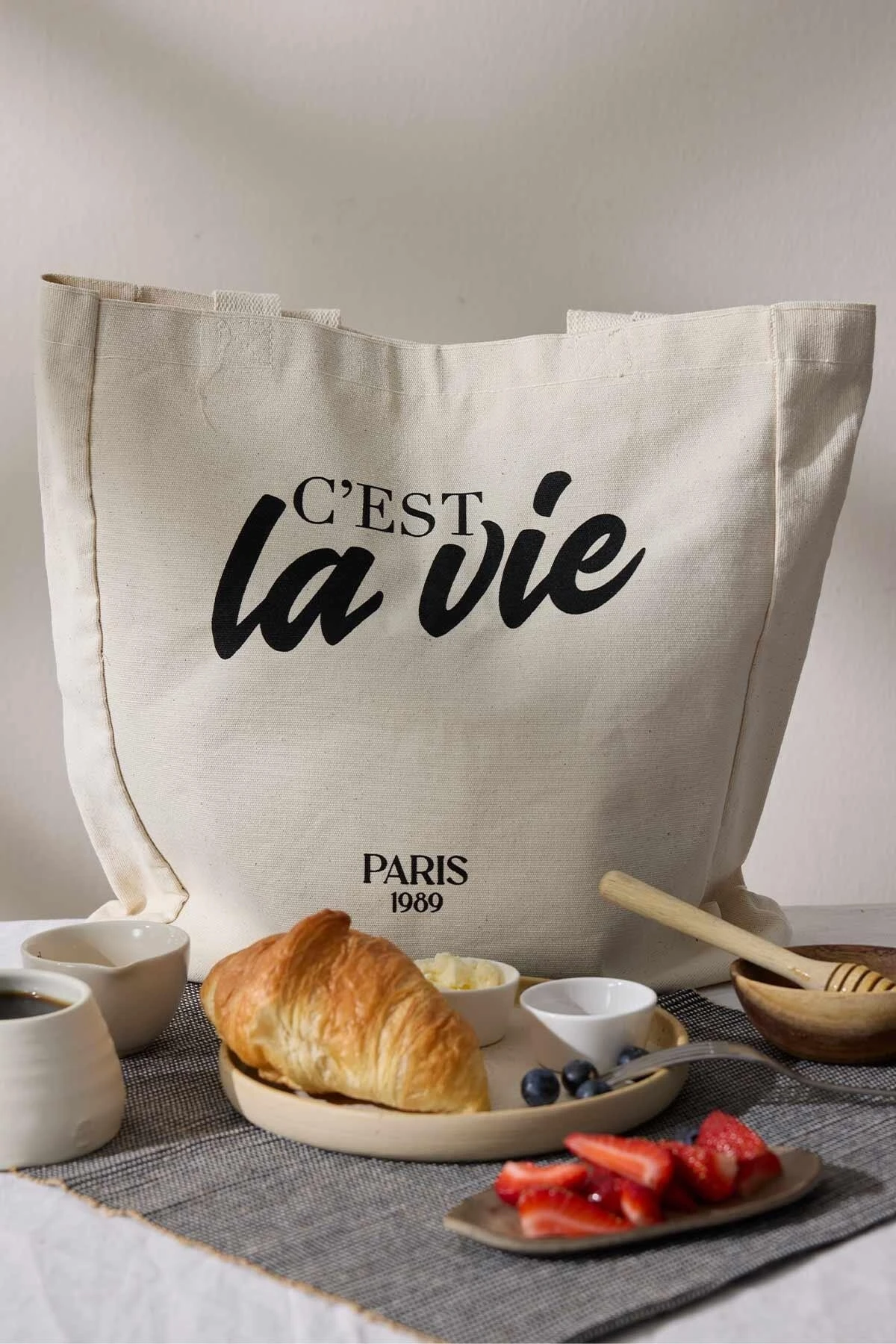 PRINTED BELLOWED CLOTH BAG LA VIE-BLACK PRINTED BELLOWED CLOTH BAG LA VIE-BLACK
