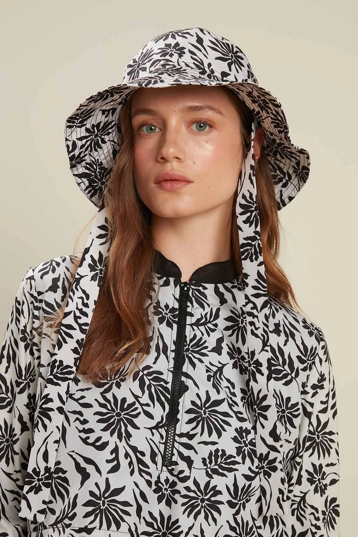 CONNECTED BUCKET HAT FLORAL-ECRU CONNECTED BUCKET HAT FLORAL-ECRU