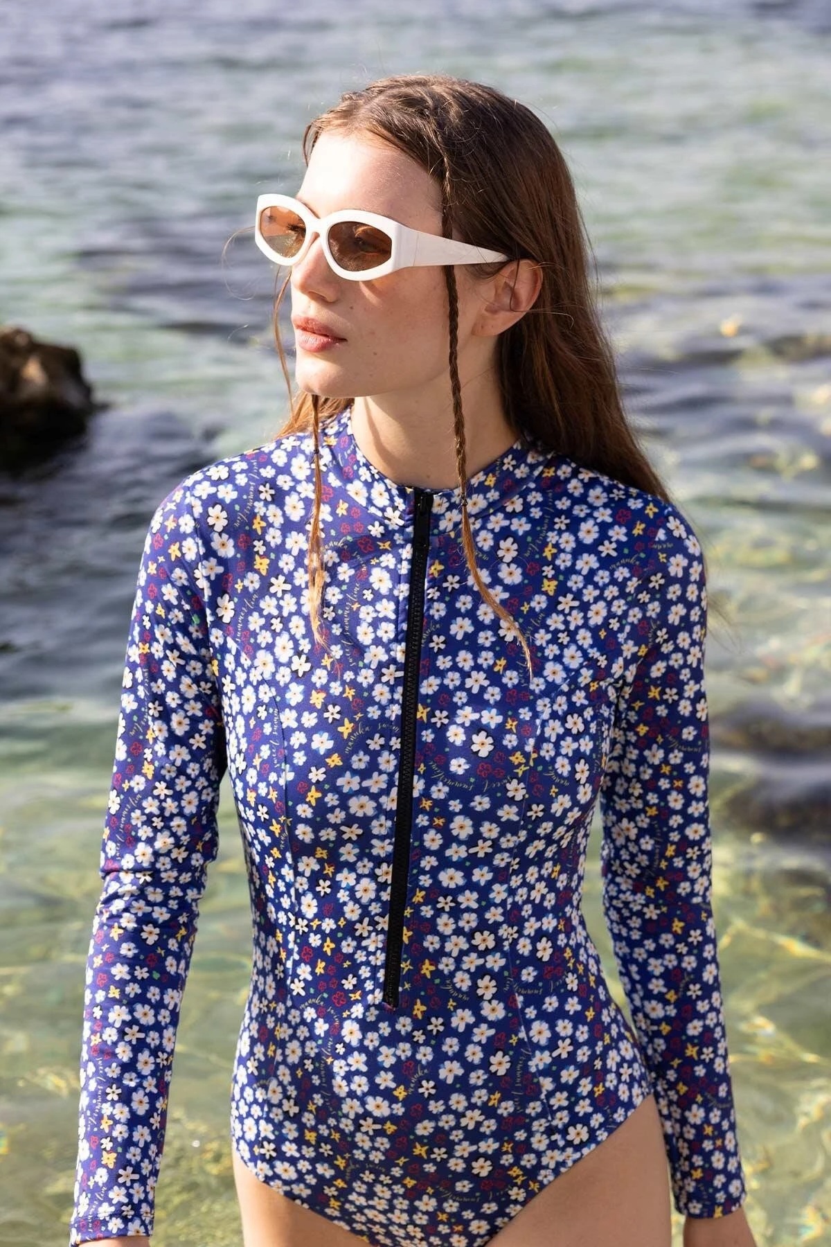PATTERNED ZIPPER SURF SWIMSUIT DAISY PATTERNED ZIPPER SURF SWIMSUIT DAISY