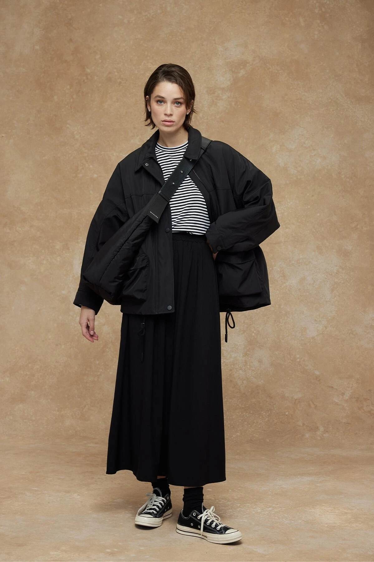 BOL KESİM RAHAT ETEK SİYAH