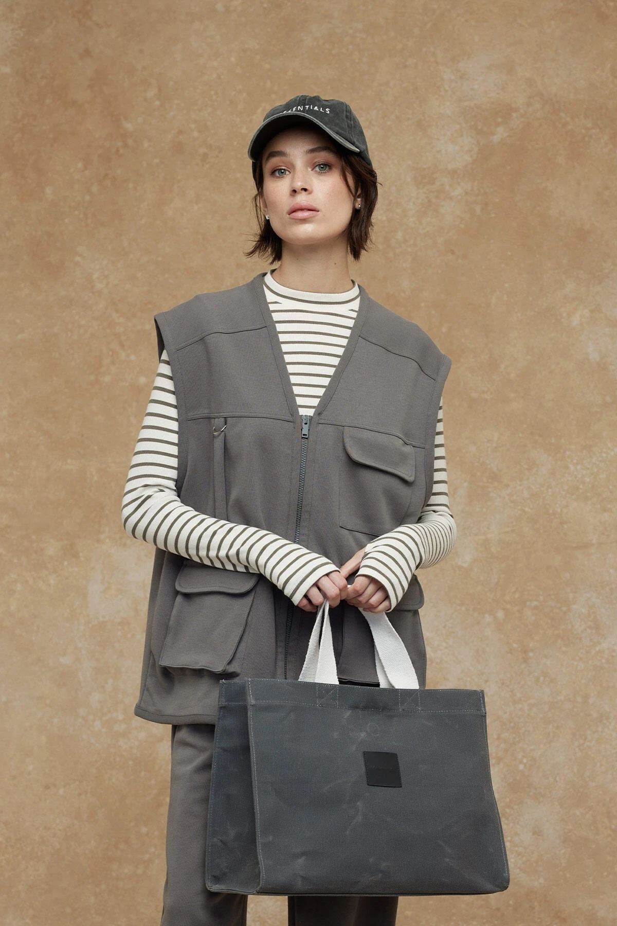 LARGE CANVAS BAG WITH WASHING EFFECT ANTHRACITE LARGE CANVAS BAG WITH WASHING EFFECT ANTHRACITE