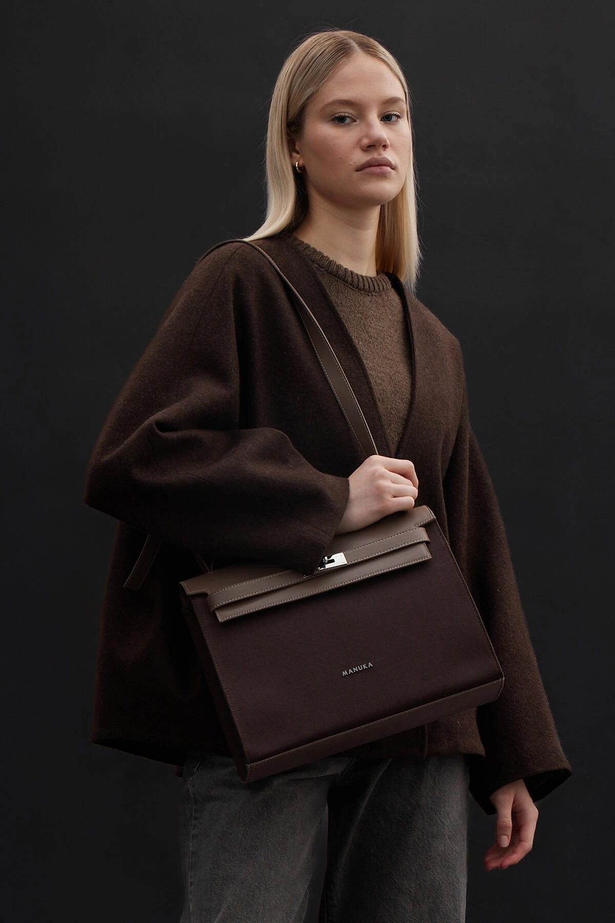 LEATHER DETAIL CANVAS BAG BITTER BROWN LEATHER DETAIL CANVAS BAG BITTER BROWN