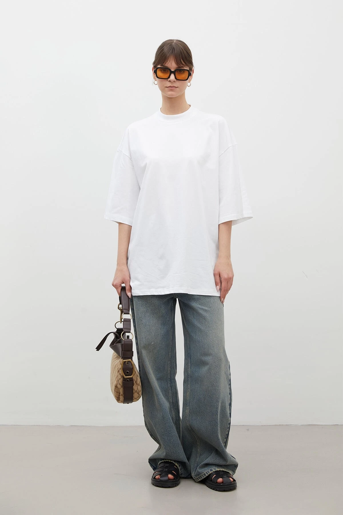OVERSIZE COTTON SHORT SLEEVE TSHIRT WHITE OVERSIZE COTTON SHORT SLEEVE TSHIRT WHITE