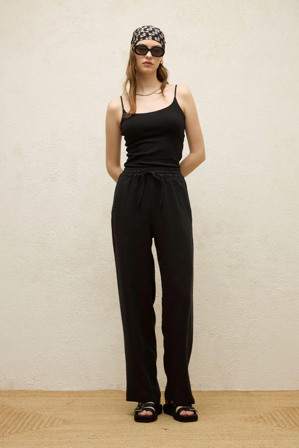 COMFORTABLE LINEN TROUSERS WITH POCKETS BLACK