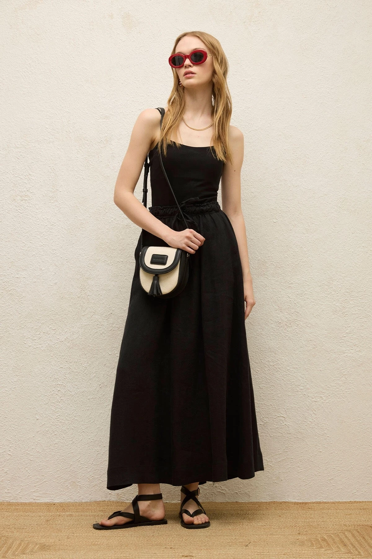 BOL KESİM KETEN ETEK SİYAH