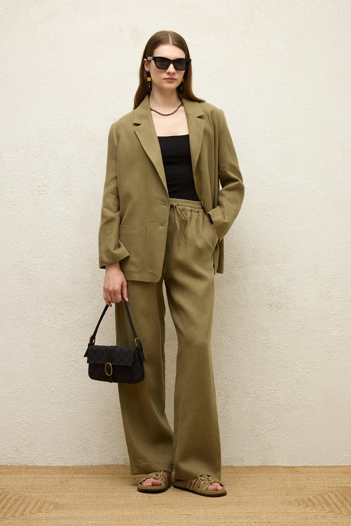 COMFORTABLE LINEN TROUSERS WITH POCKETS KHAKI