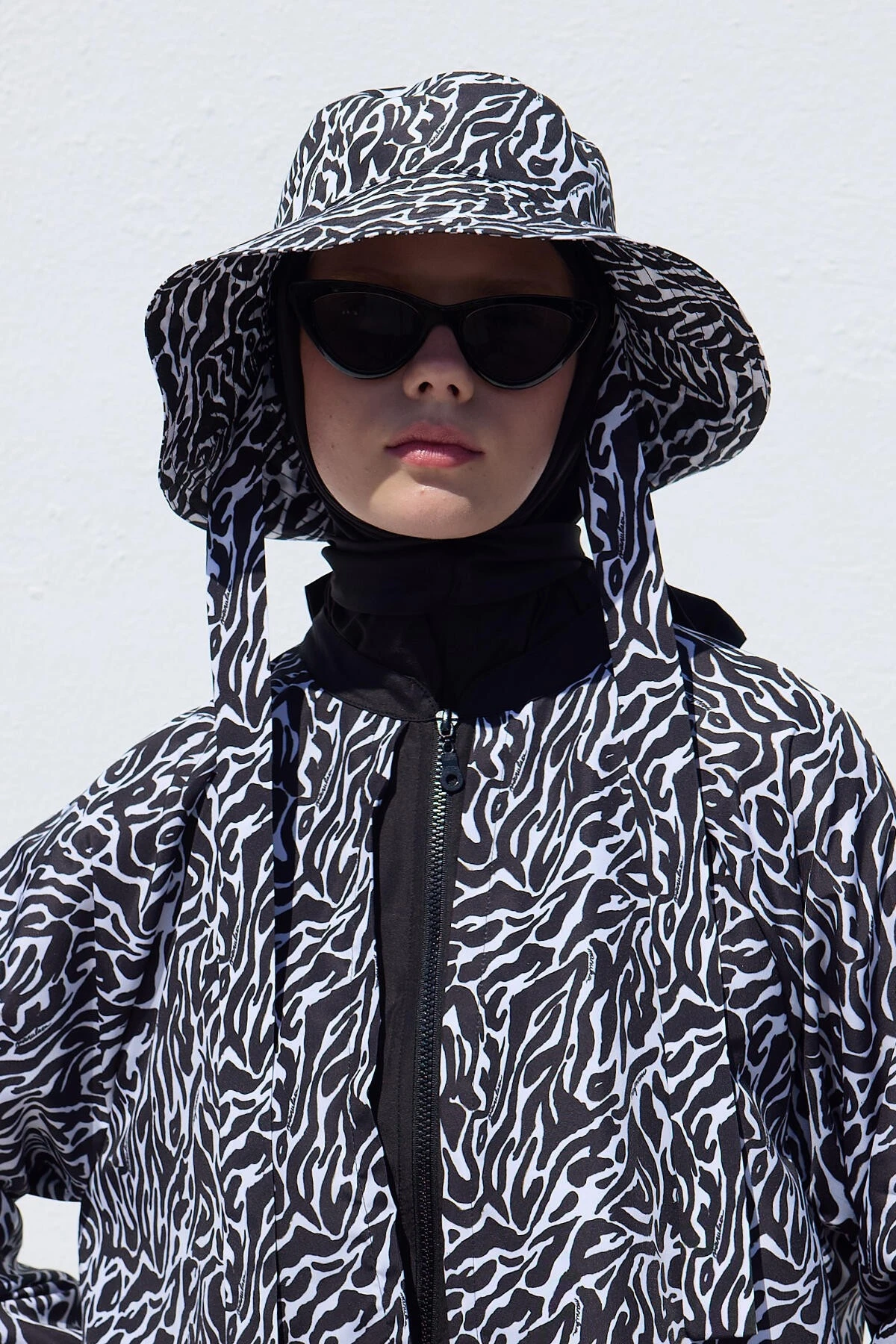 TIE BUCKET HAT ZEBRA  TIE BUCKET HAT ZEBRA