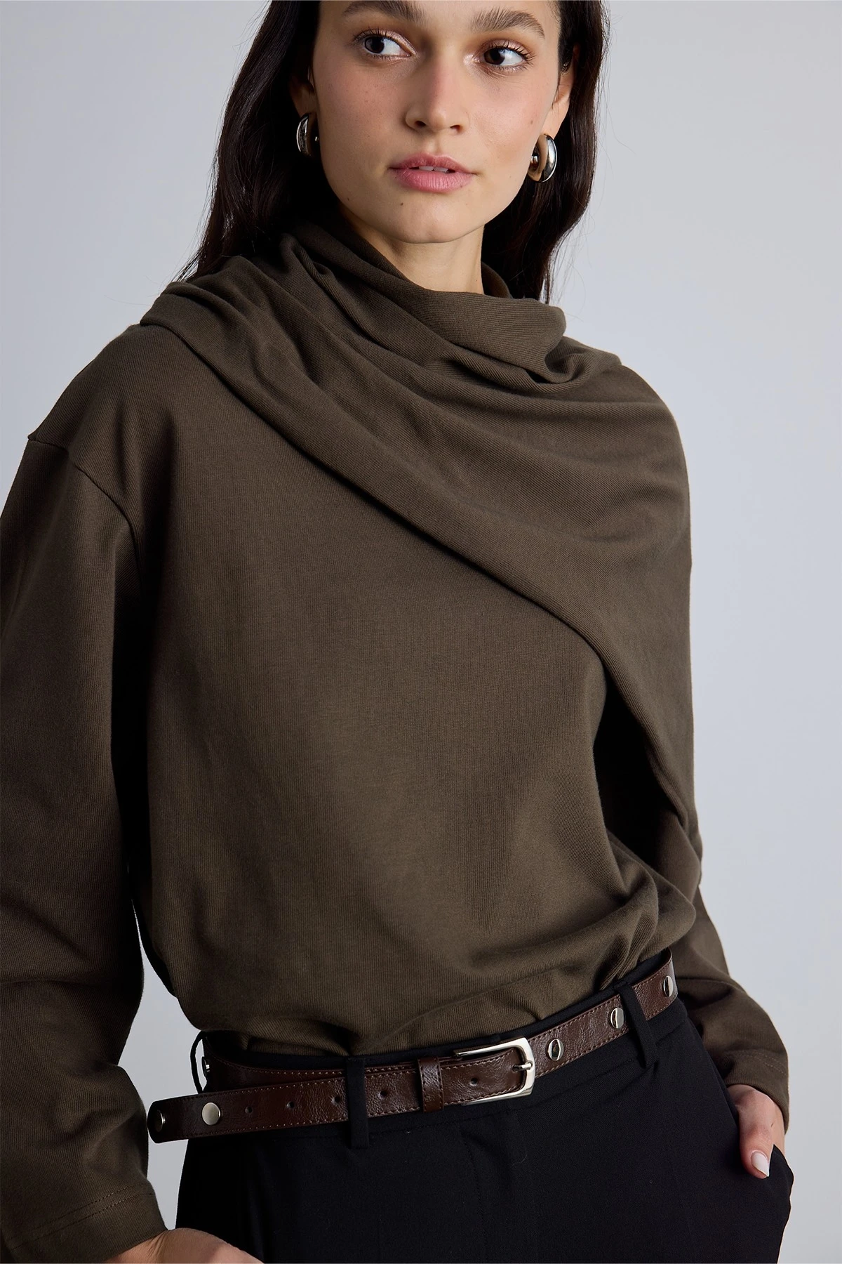 METAL STUDDED BELT BROWN