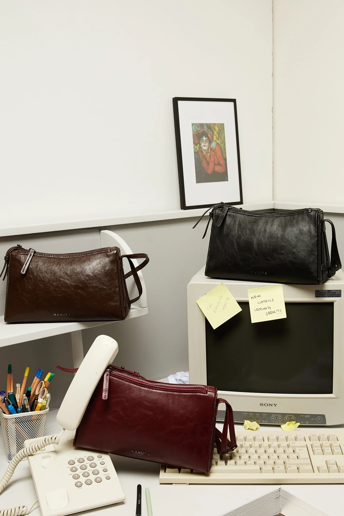 PRISMA FORM LEATHER BAG BLACK