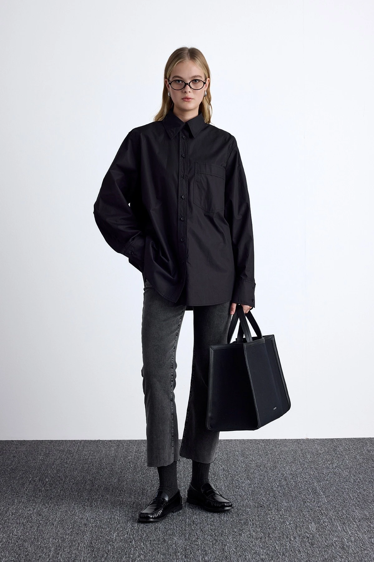 PİLE DETAYLI OVERSIZE GÖMLEK SİYAH PİLE DETAYLI OVERSIZE GÖMLEK SİYAH