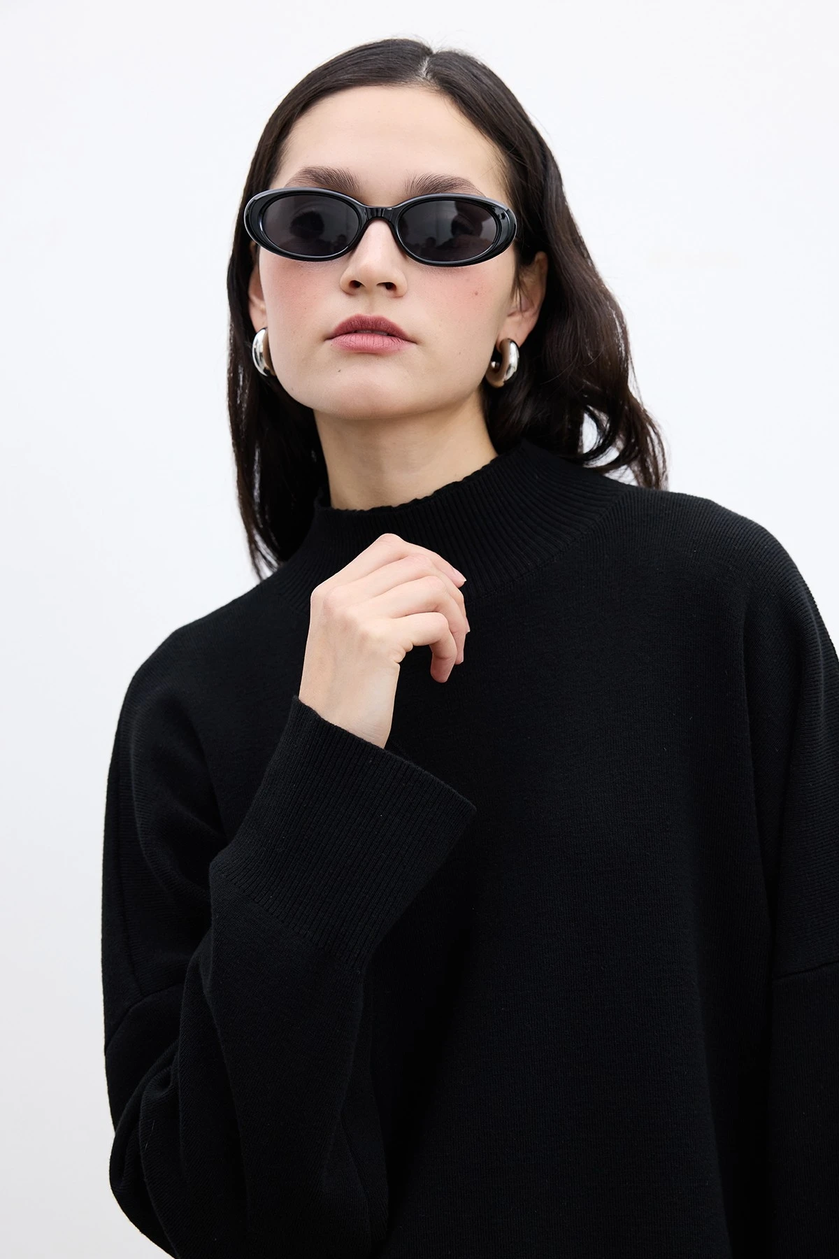 OVERSIZE HIGH COLLAR SWEATER BLACK OVERSIZE HIGH COLLAR SWEATER BLACK