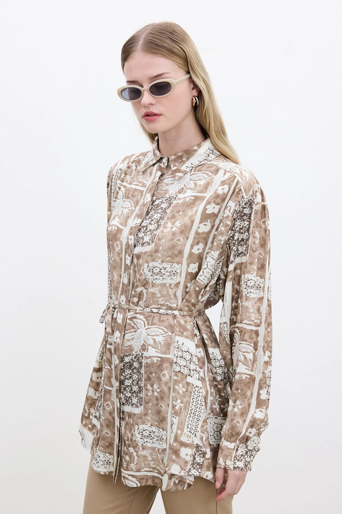 KUŞAKLI RETRO TARZ GÖMLEK ILONA KUŞAKLI RETRO TARZ GÖMLEK ILONA