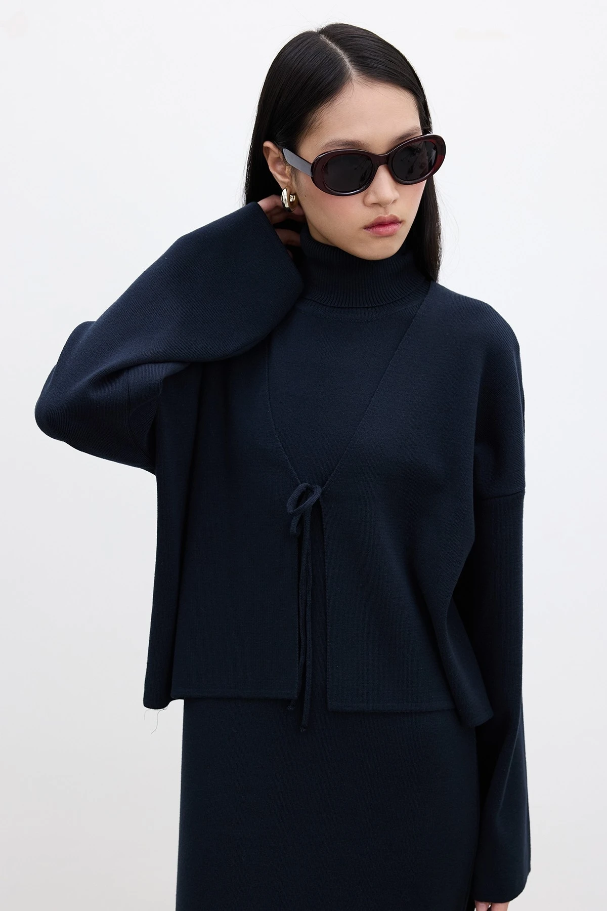 LACED KNIT CARDIGAN NAVY BLUE LACED KNIT CARDIGAN NAVY BLUE