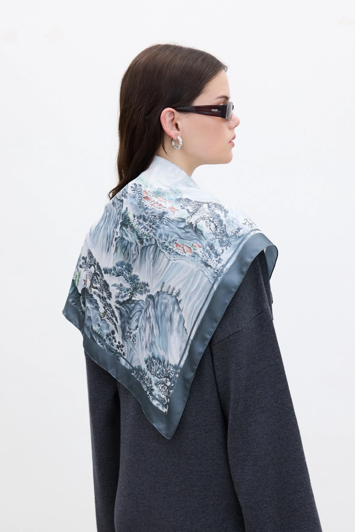 PATTERNED SATIN NECK SCARF VALLEY-ANTHRACITE PATTERNED SATIN NECK SCARF VALLEY-ANTHRACITE