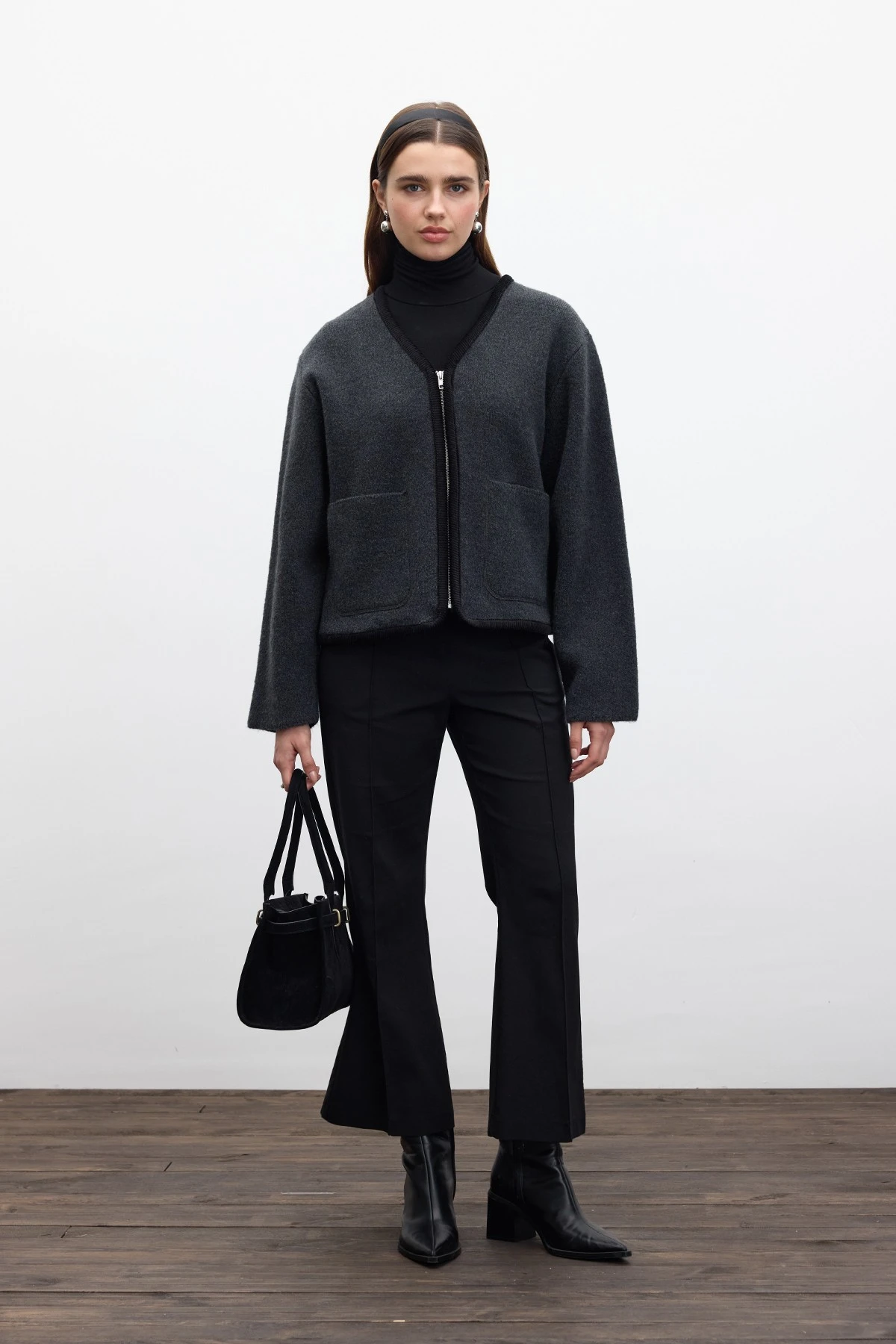 DÜZ ÖRGÜ FERMUARLI TRİKO HIRKA KÖMÜR DÜZ ÖRGÜ FERMUARLI TRİKO HIRKA KÖMÜR