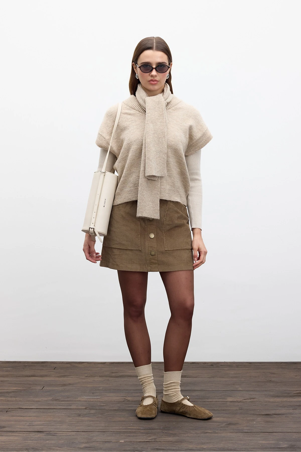 DÜZ ÖRGÜ ATKILI TRİKO SÜVETER BEJ