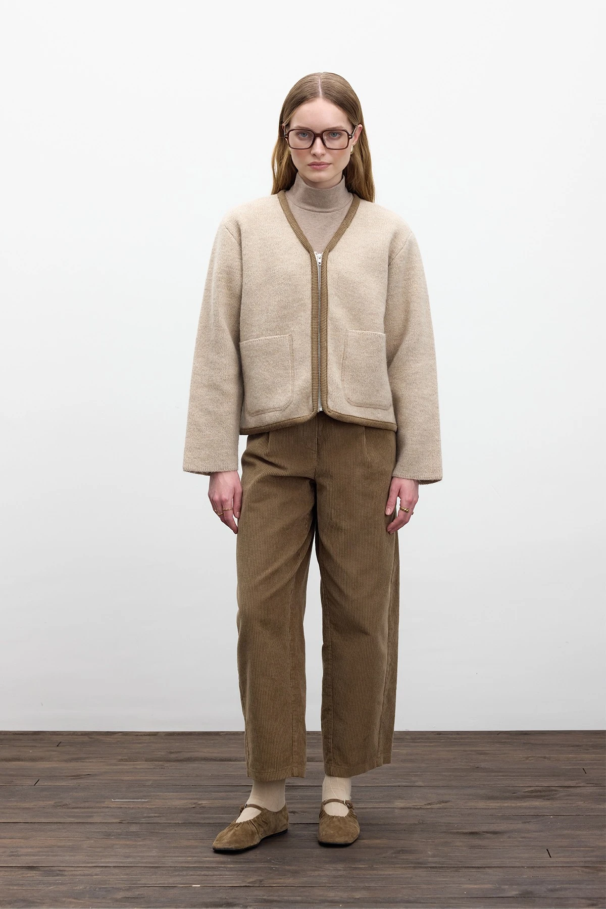 DÜZ ÖRGÜ FERMUARLI TRİKO HIRKA BEJ DÜZ ÖRGÜ FERMUARLI TRİKO HIRKA BEJ