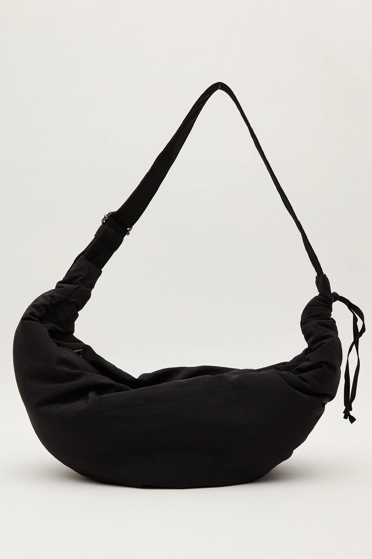 DRAWSTRING CROSS BAG BLACK