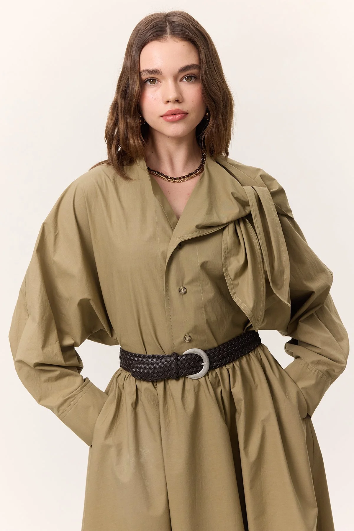 BAĞLAMALI DETAYLI TASARIM GÖMLEK HAKİ