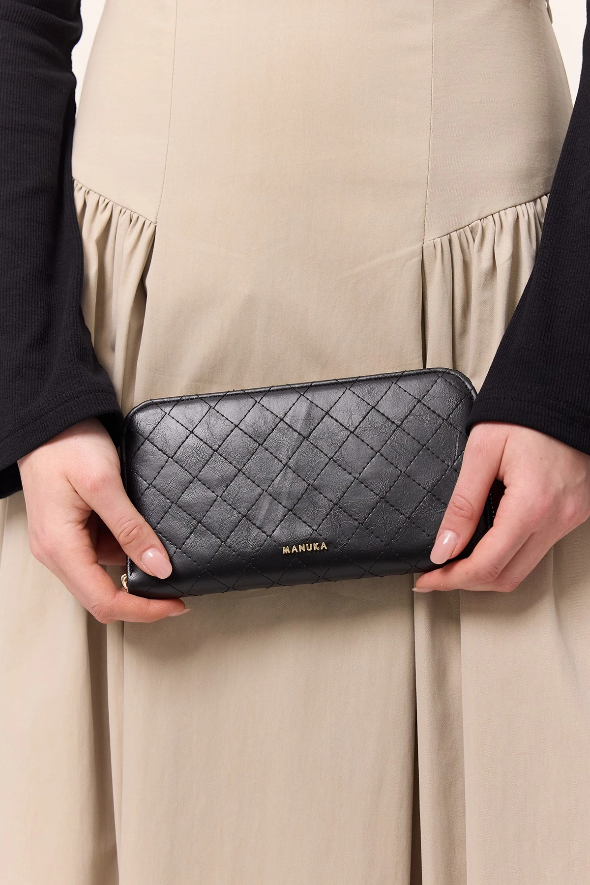 QUILTED ZIPPERED WALLET LARGE BLACK