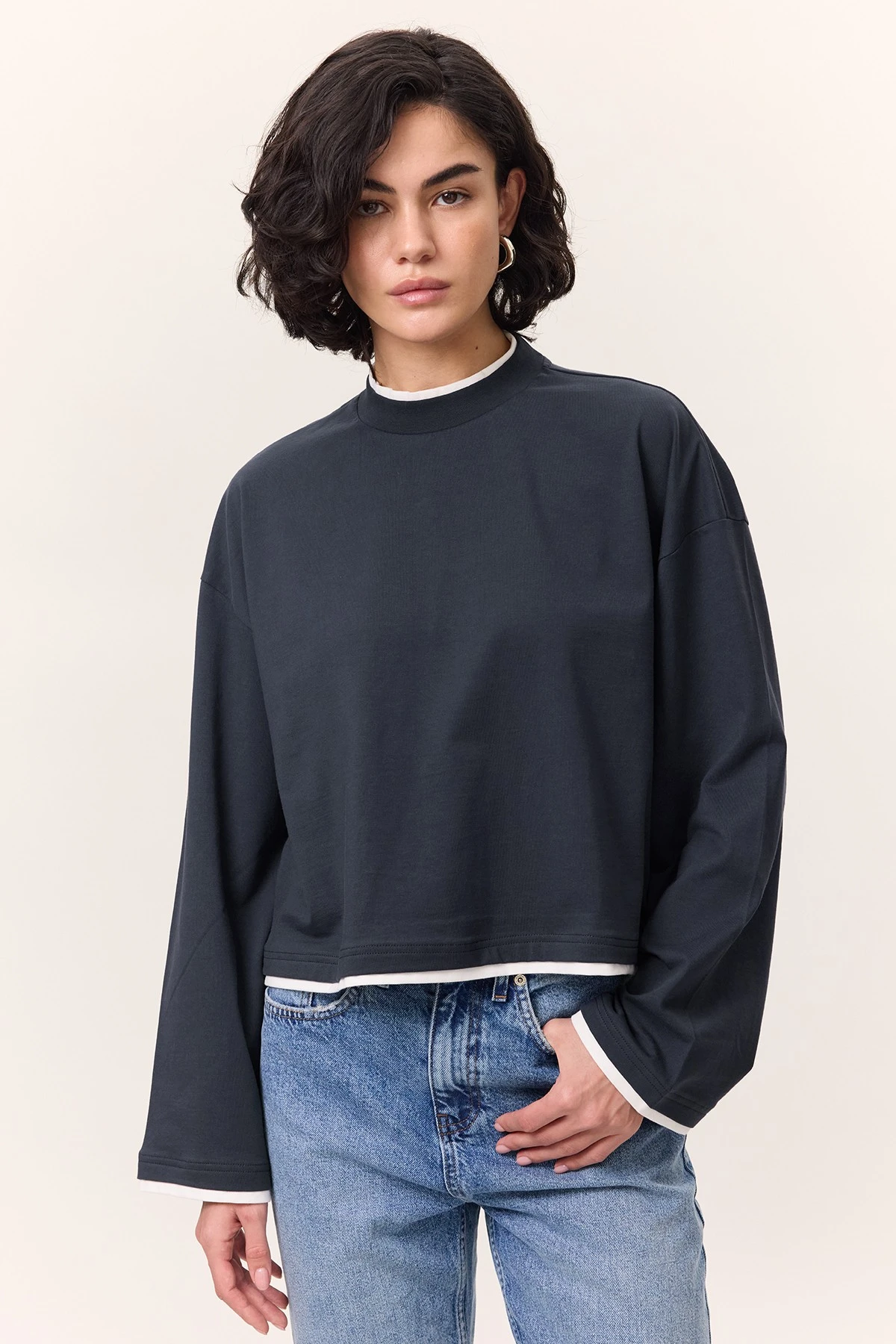 KONTRAST RENKLİ UZUN KOLLU TSHIRT LACİVERT