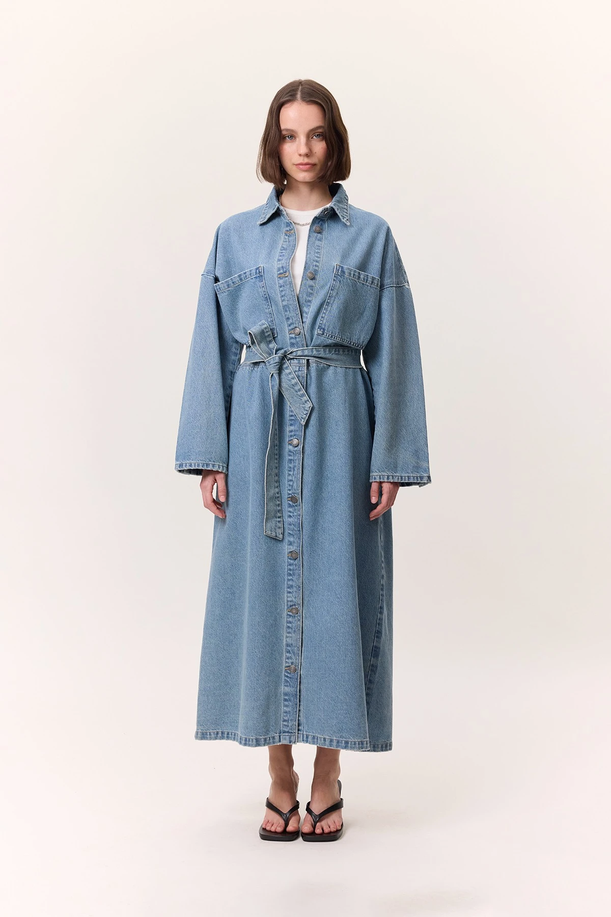 DÜĞMELİ DENIM GÖMLEK ELBİSE AÇIK MAVİ DÜĞMELİ DENIM GÖMLEK ELBİSE AÇIK MAVİ