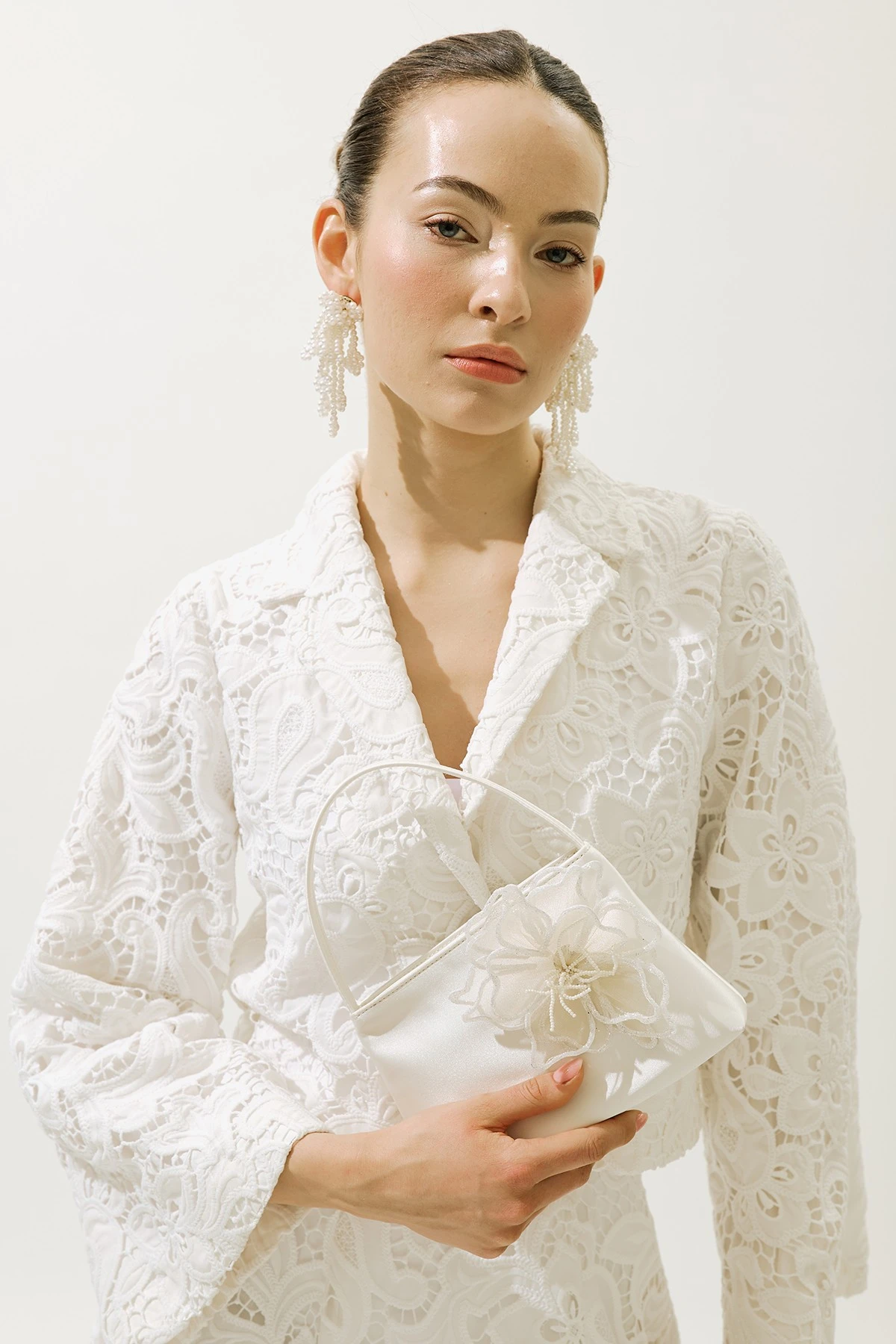 FLOWER DETAIL MINI EVENING BAG ECRU