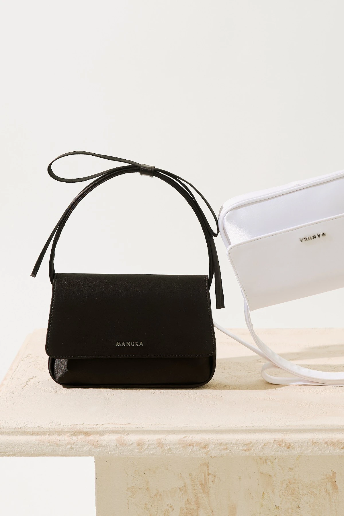 FİYONK DETAYLI ÇANTA SİYAH