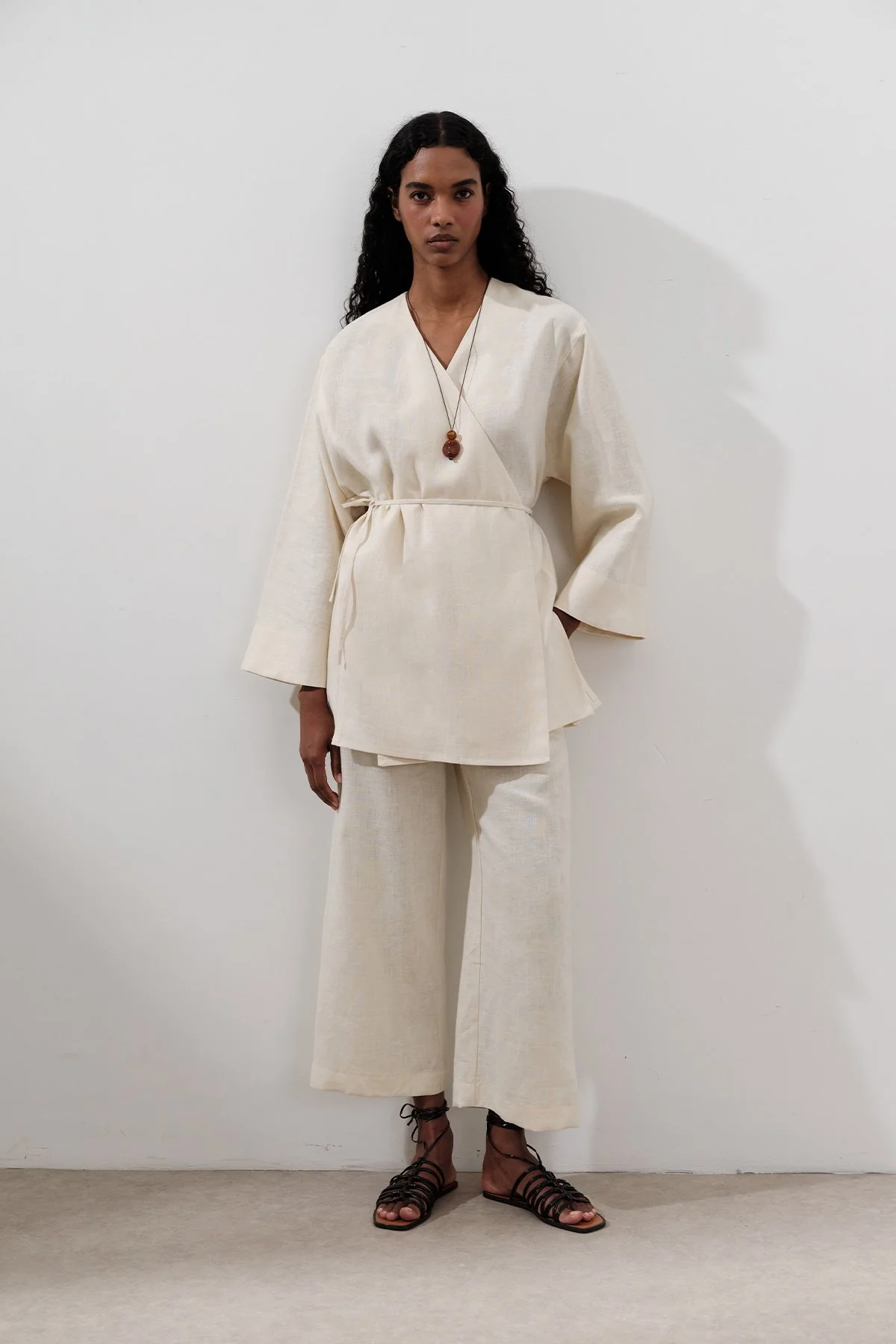 KETEN KRUVAZE KAPAMA KİMONO VANİLYA KETEN KRUVAZE KAPAMA KİMONO VANİLYA