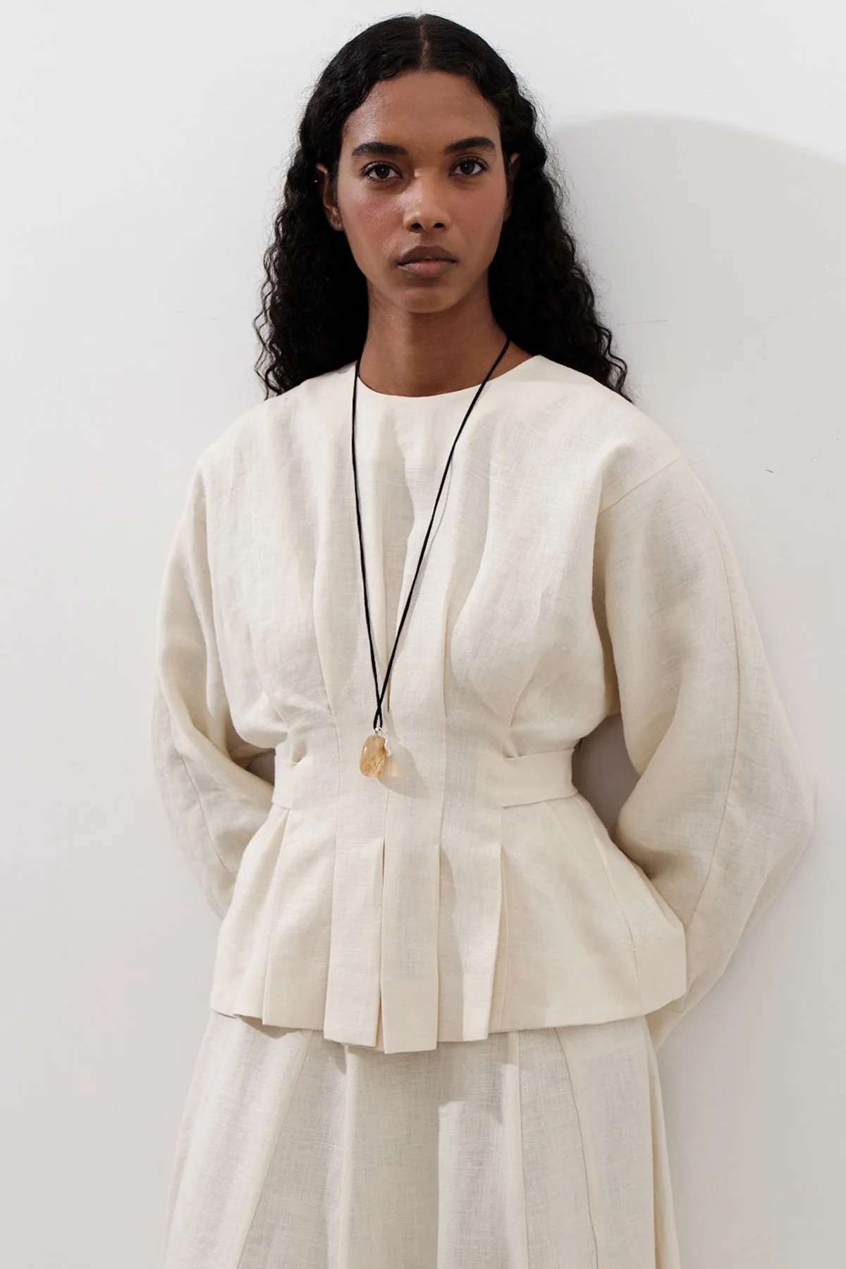 KETEN KRUVAZE BAĞLAMALI BLUZ VANİLYA