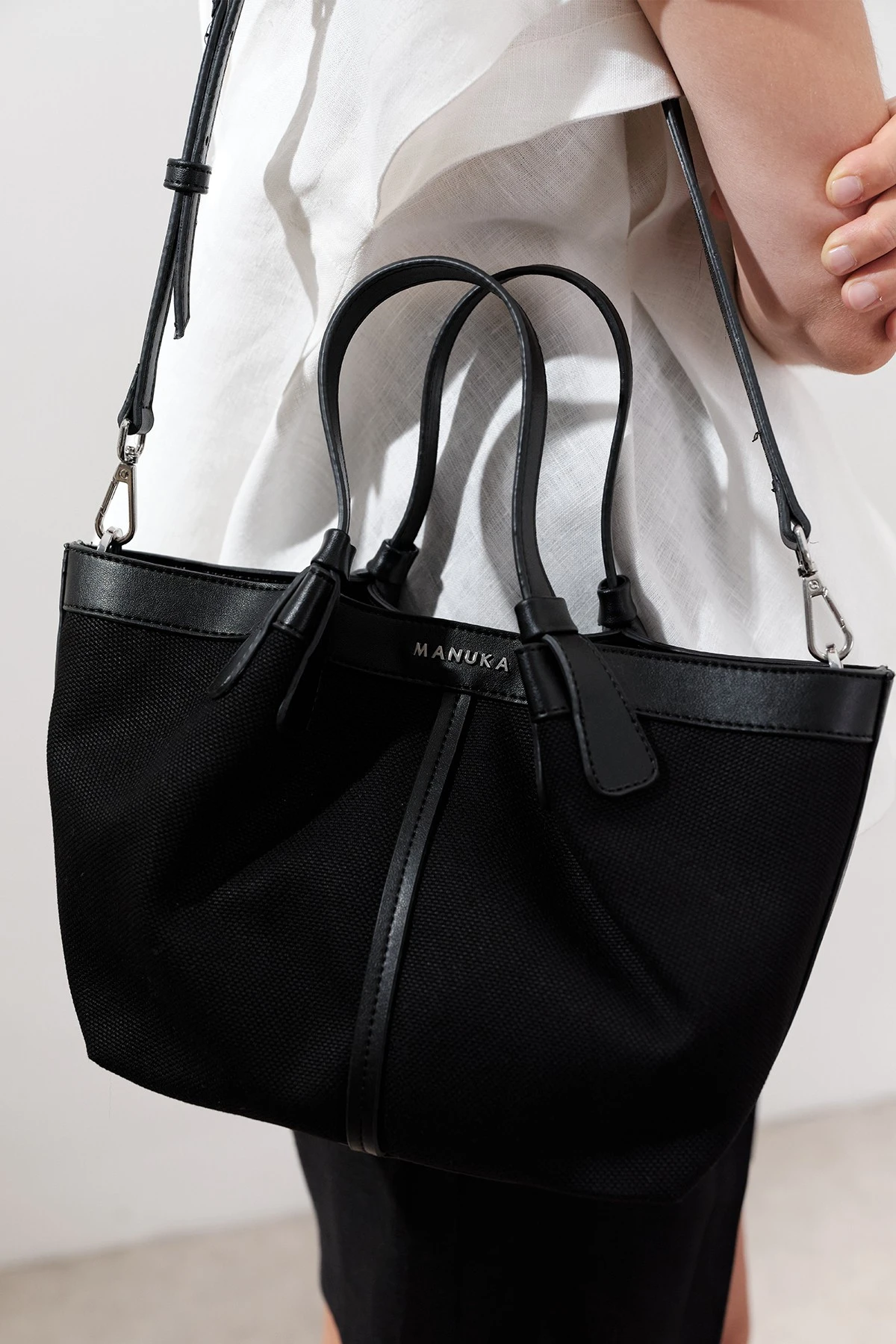 CANVAS STITCHING DETAIL MINI BAG BLACK