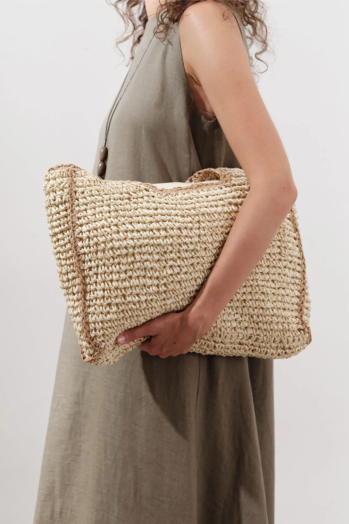CONTRAST DETAIL STRAW BAG BEIGE