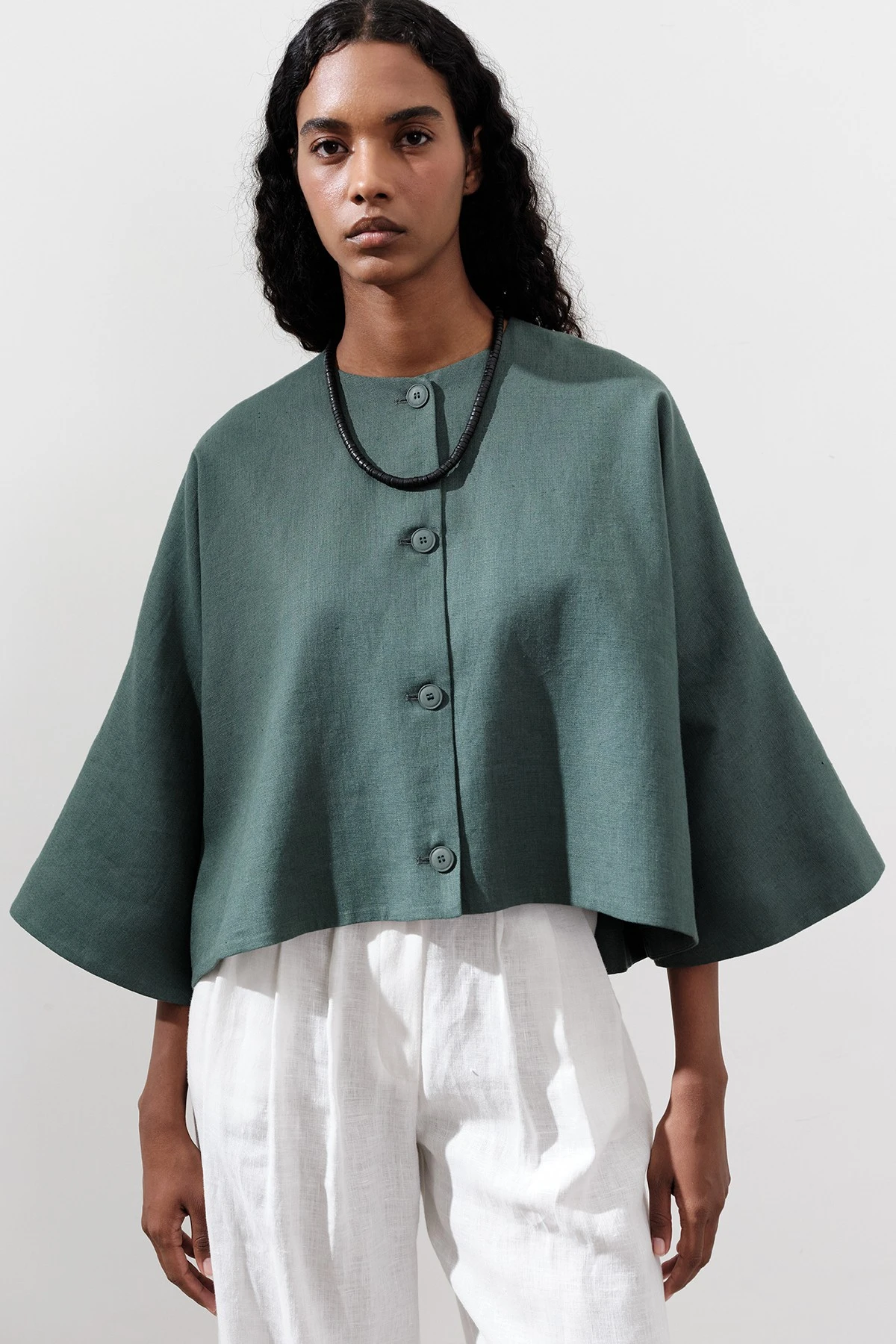 LINEN WIDE SLEEVE SHORT JACKET PETRO GREEN