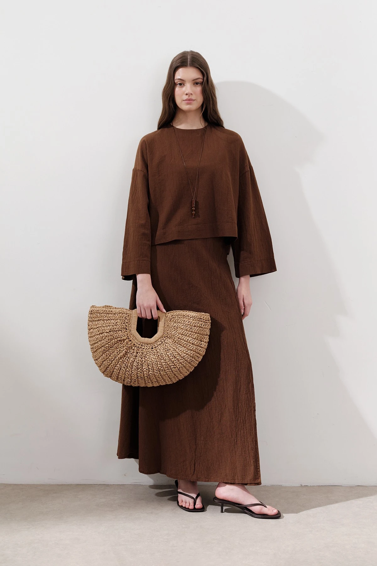 PAMUKLU BAĞLAMALI KRUVAZE ETEK KAHVERENGİ