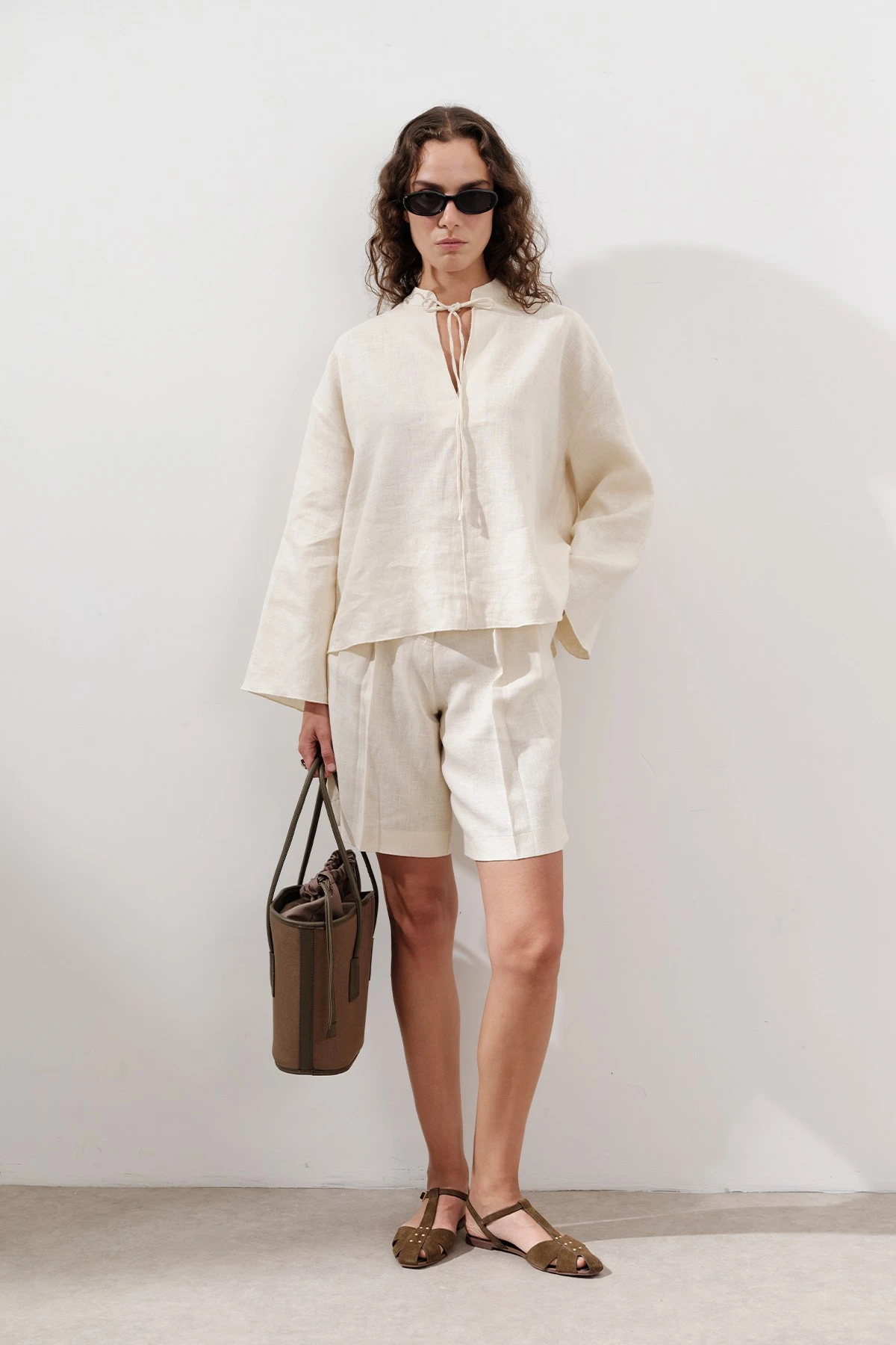 KETEN PİLELİ BERMUDA ŞORT VANİLYA