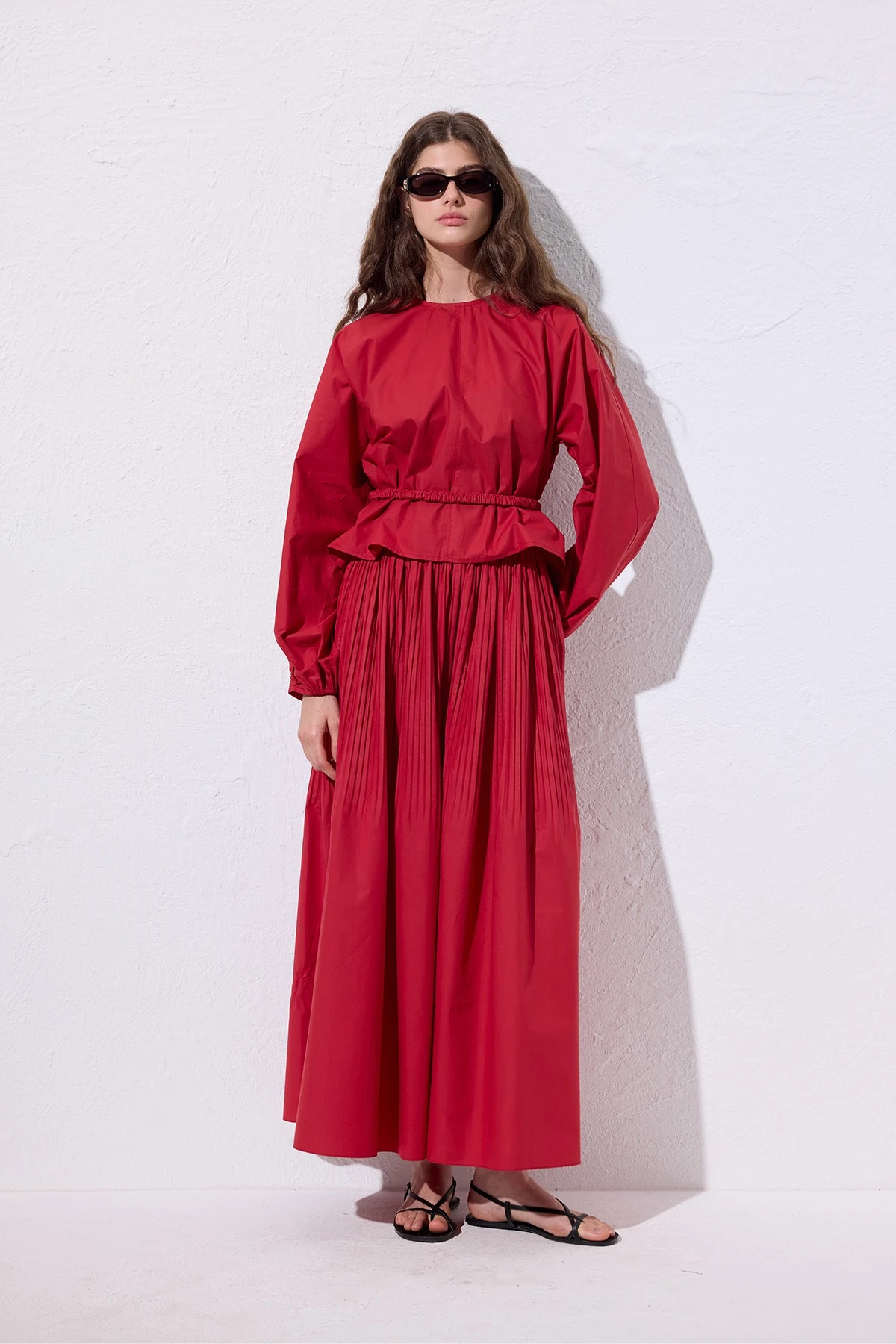 PİLİSELİ GENİŞ ETEK KIRMIZI