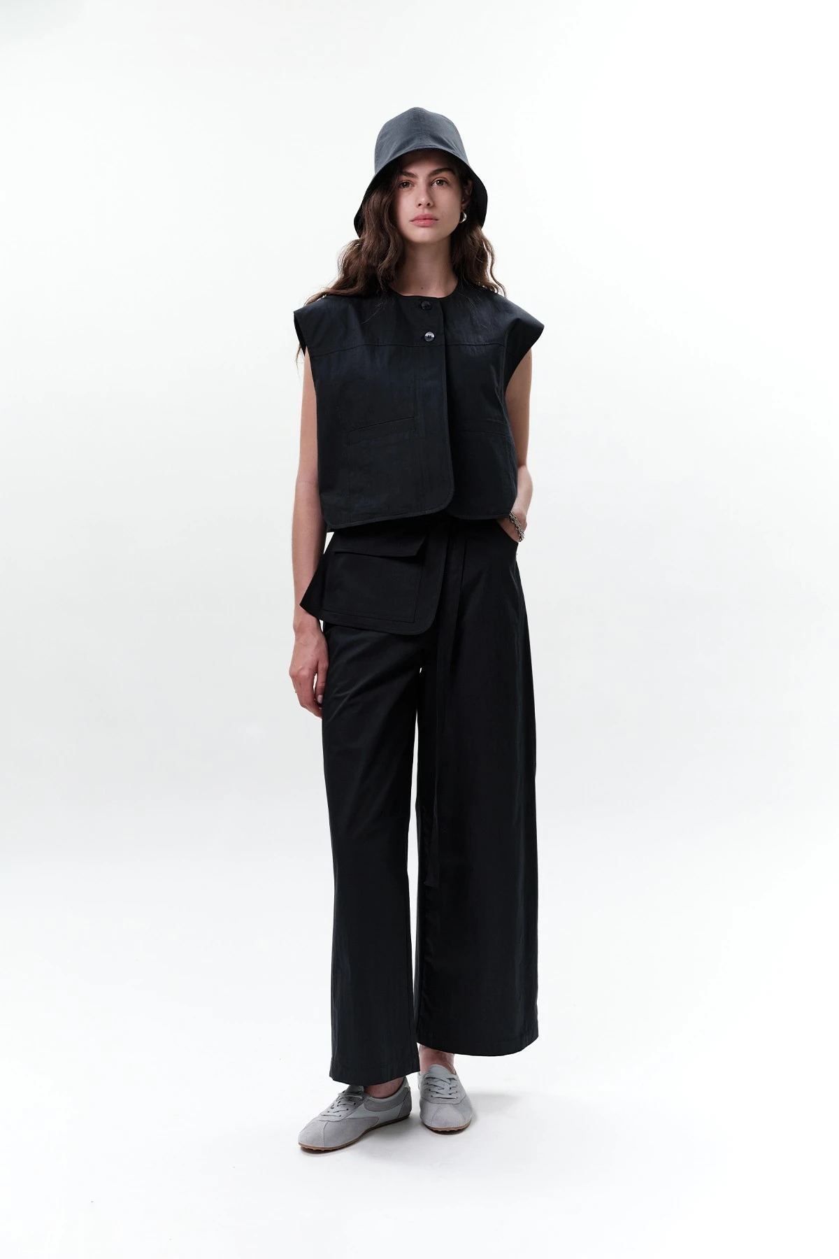 CEP DETAYLI KISA YELEK LACİVERT