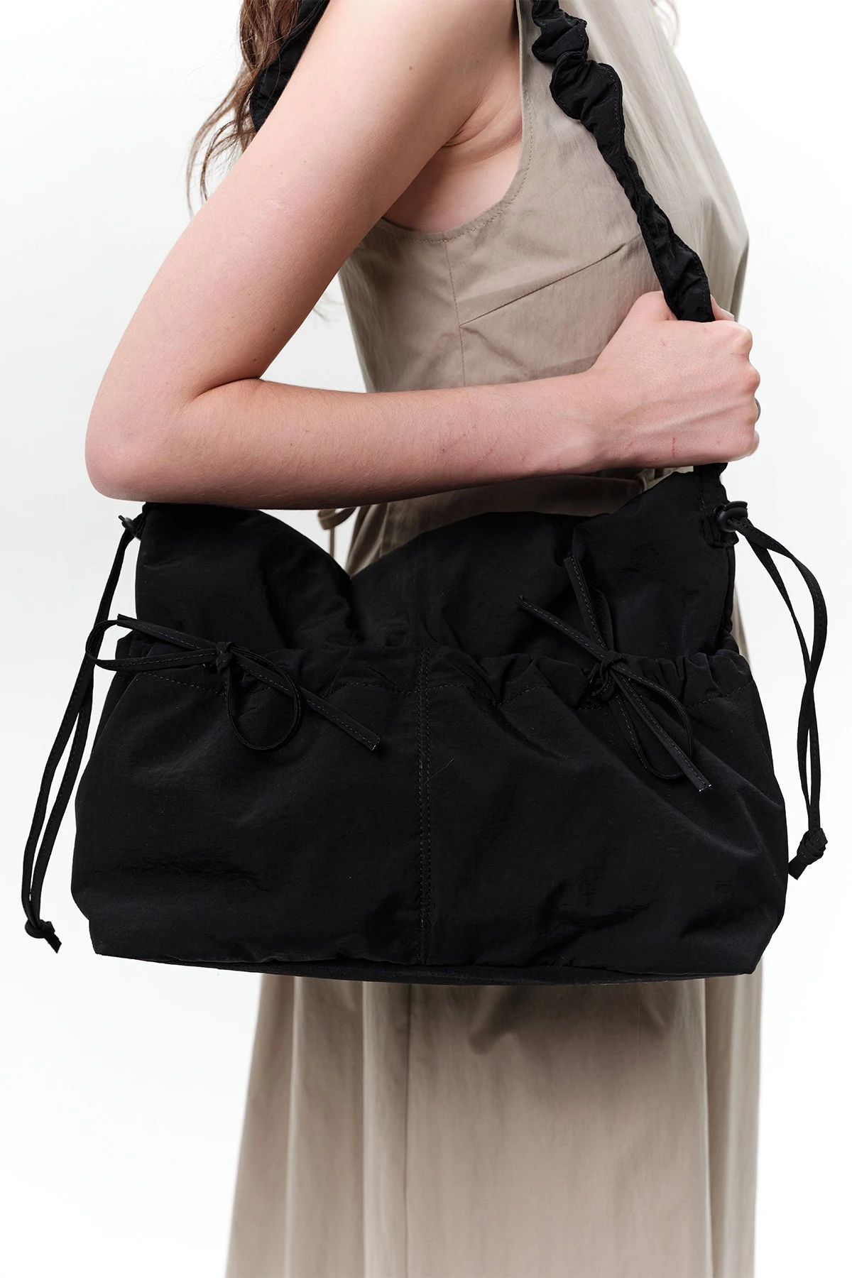 DRESS DETAIL TOTE BAG BLACK DRESS DETAIL TOTE BAG BLACK