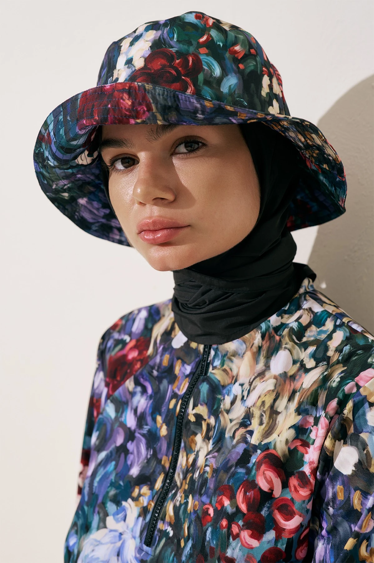 SCARF-DETAILED BUCKET HAT COLOR PALETTE