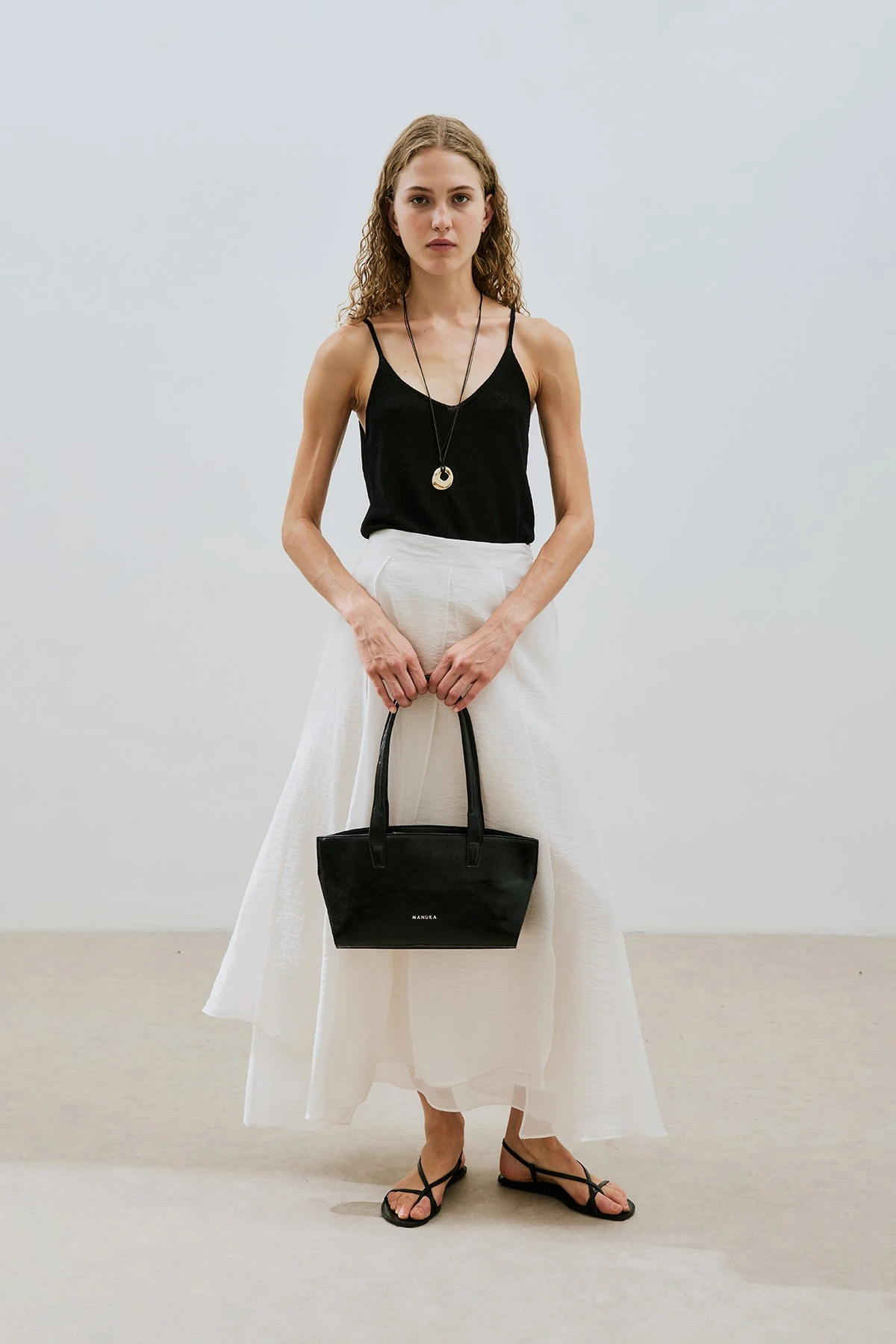 KATLI FIRFIRLI UZUN ETEK EKRU