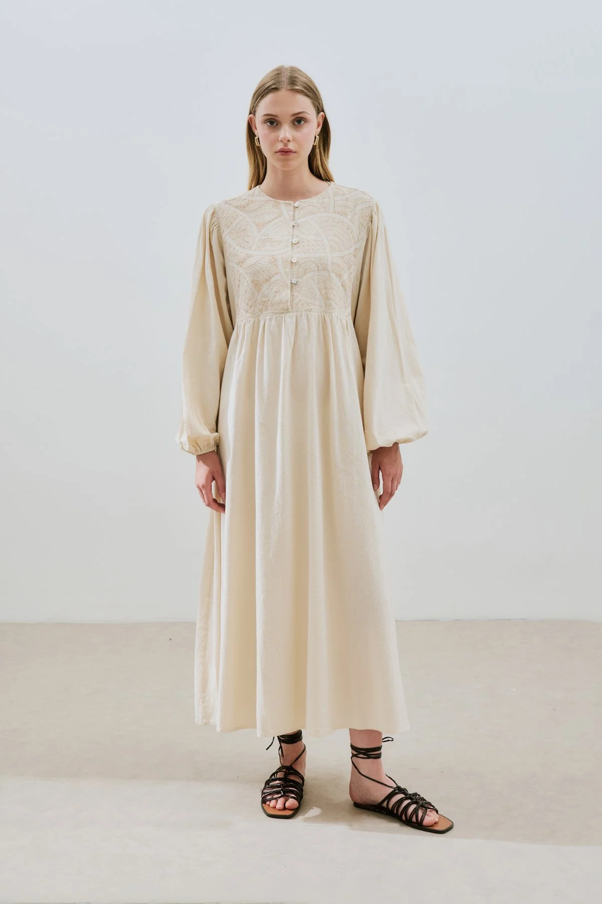 TEXTURED EMBROIDERED DRESS NATURAL