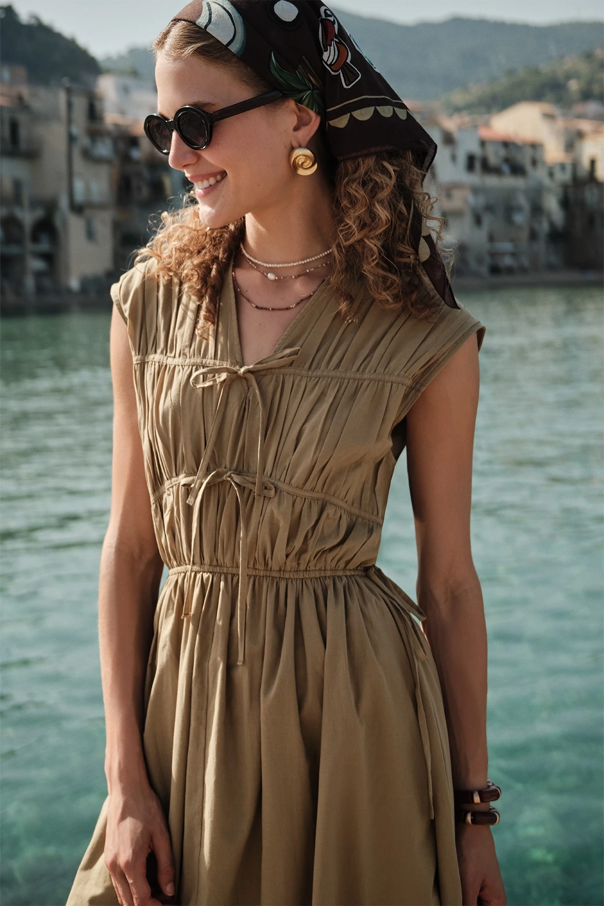 BÜZGÜLÜ BAĞLAMA DETAYLI ELBİSE TOPRAK