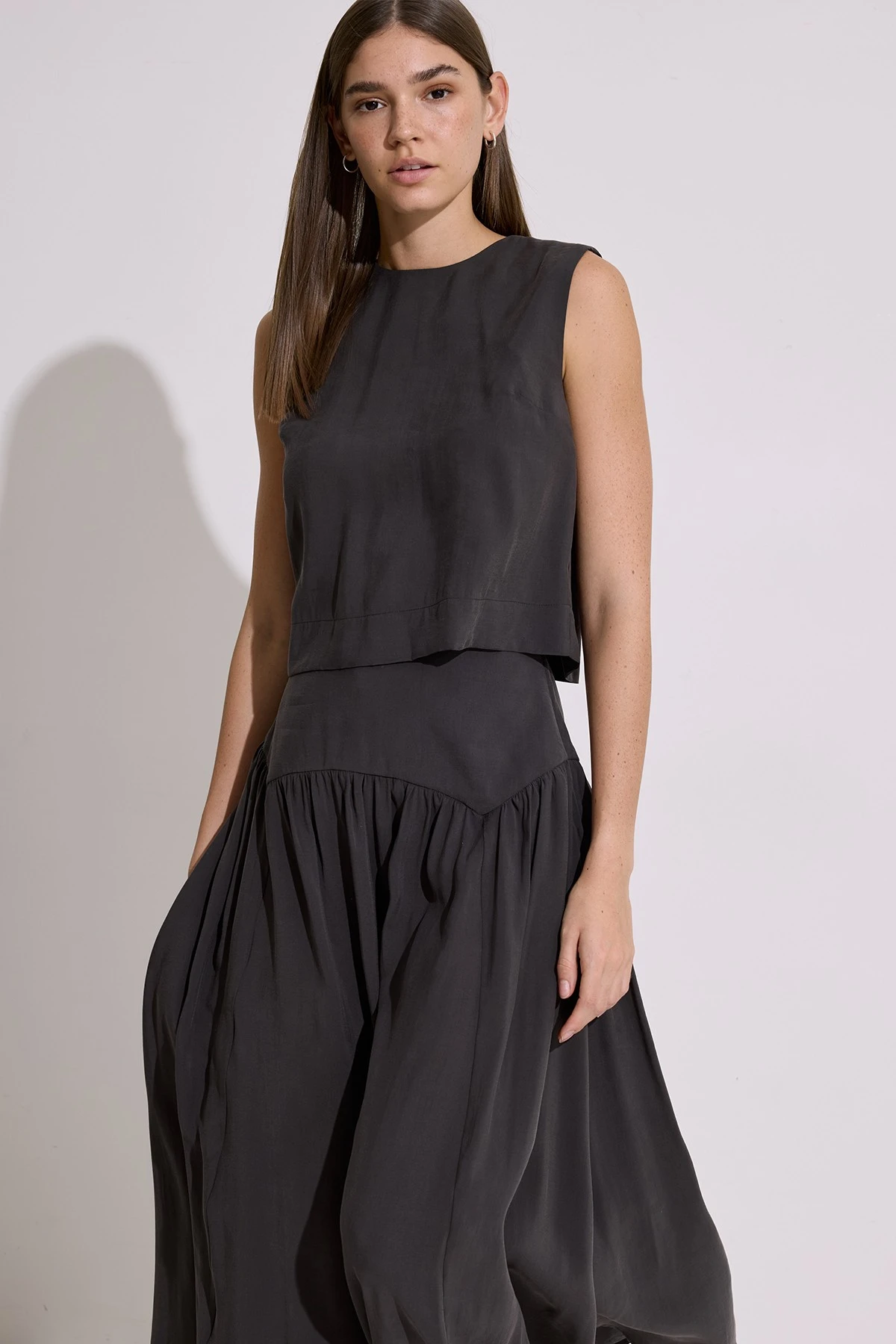 MODAL SLEEVELESS SHORT BLOUSE ANTHRACITE