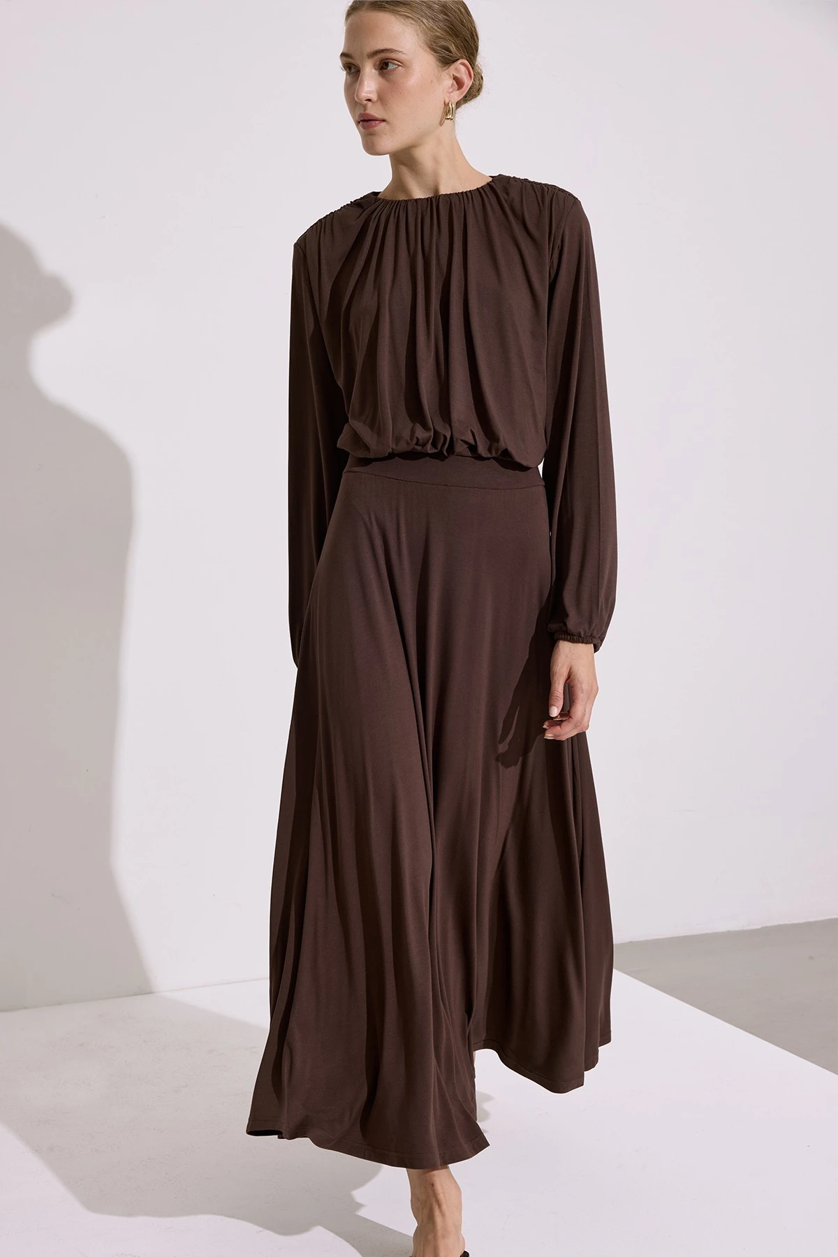 DÖKÜMLÜ ETEK KAHVERENGİ